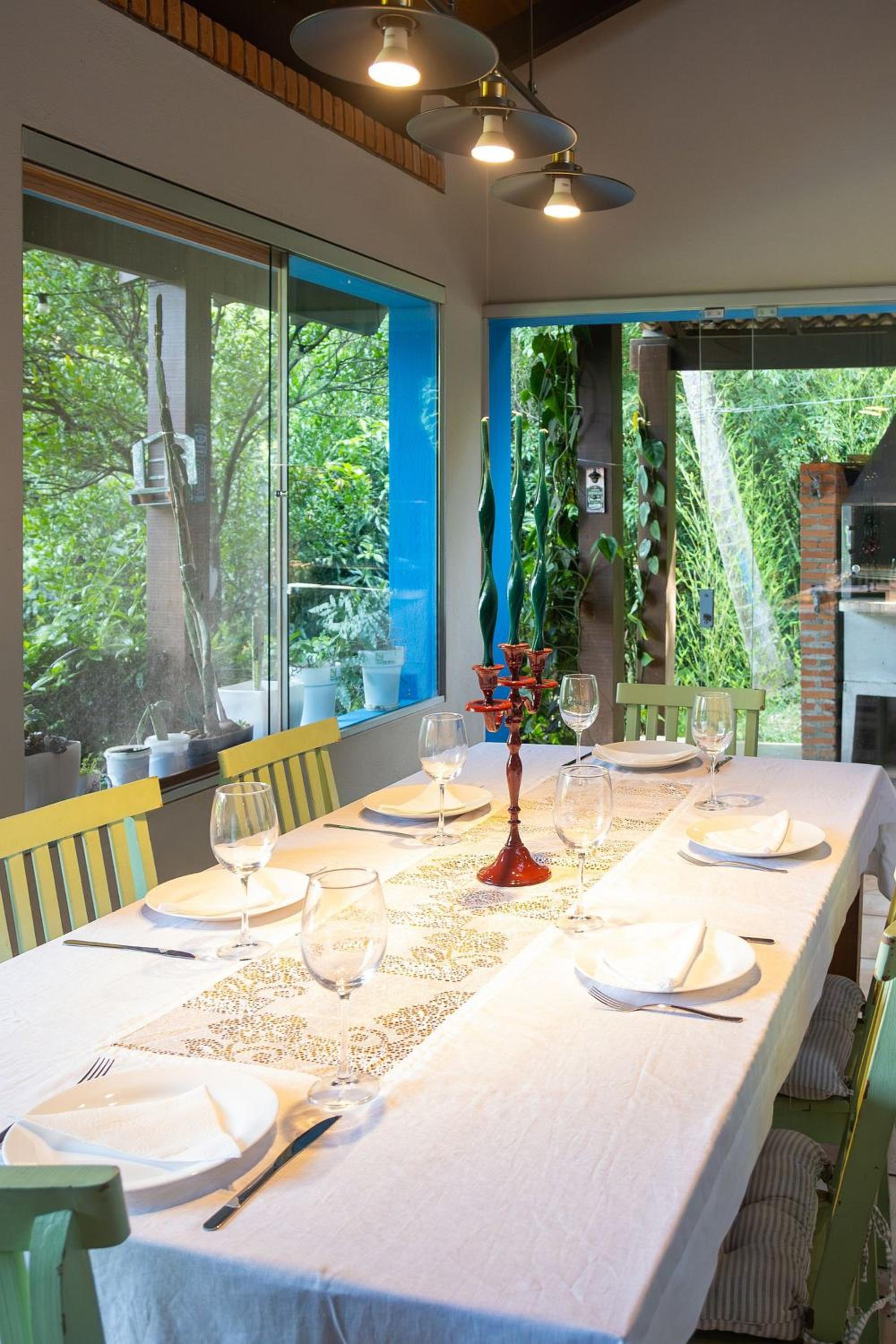 Casa espaçosa com piscina ampla e churrasqueira perto de São Paulo
