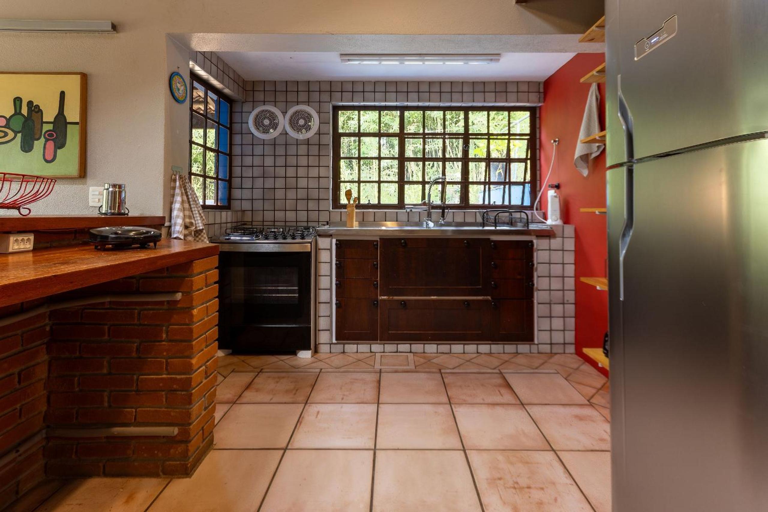 Casa espaçosa com piscina ampla e churrasqueira perto de São Paulo