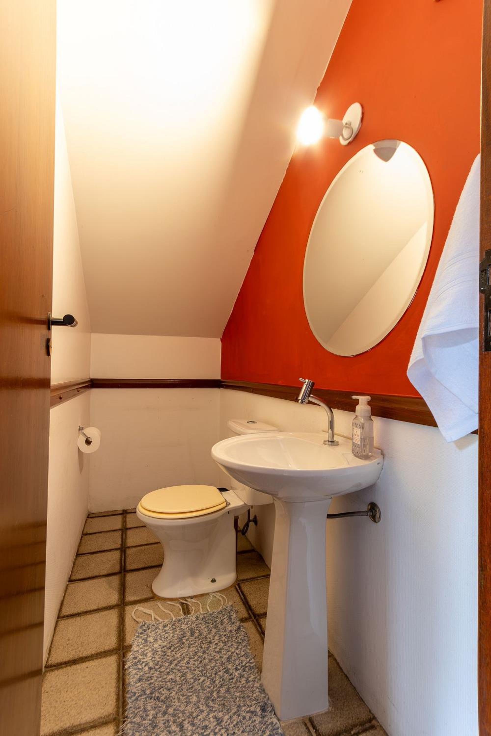Casa espaçosa com piscina ampla e churrasqueira perto de São Paulo