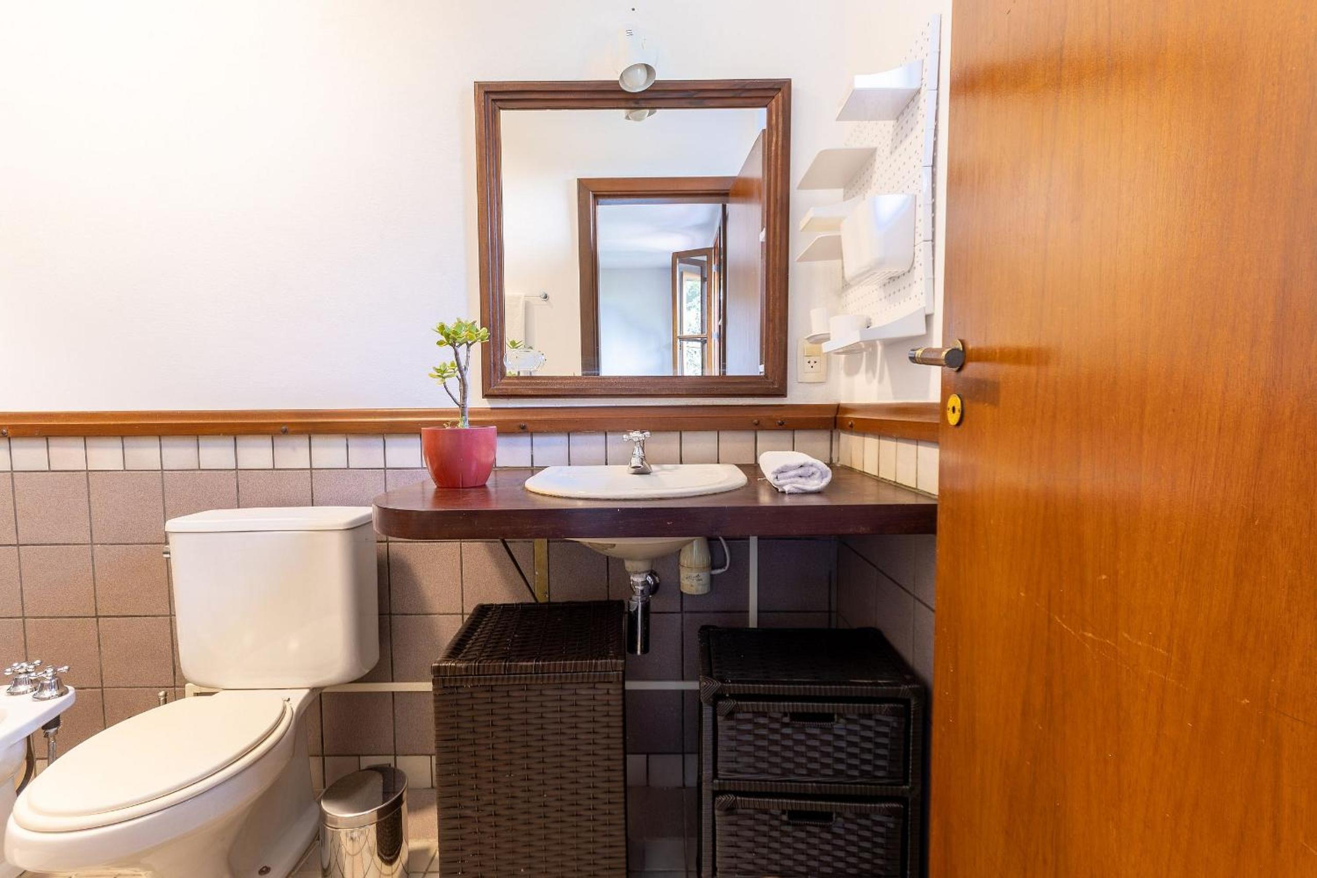 Casa espaçosa com piscina ampla e churrasqueira perto de São Paulo
