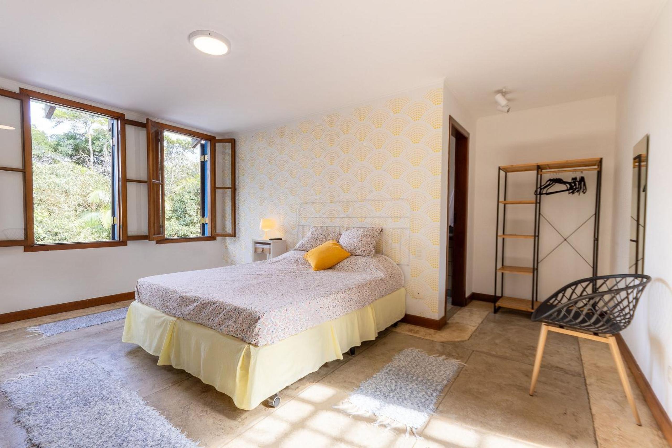 Casa espaçosa com piscina ampla e churrasqueira perto de São Paulo