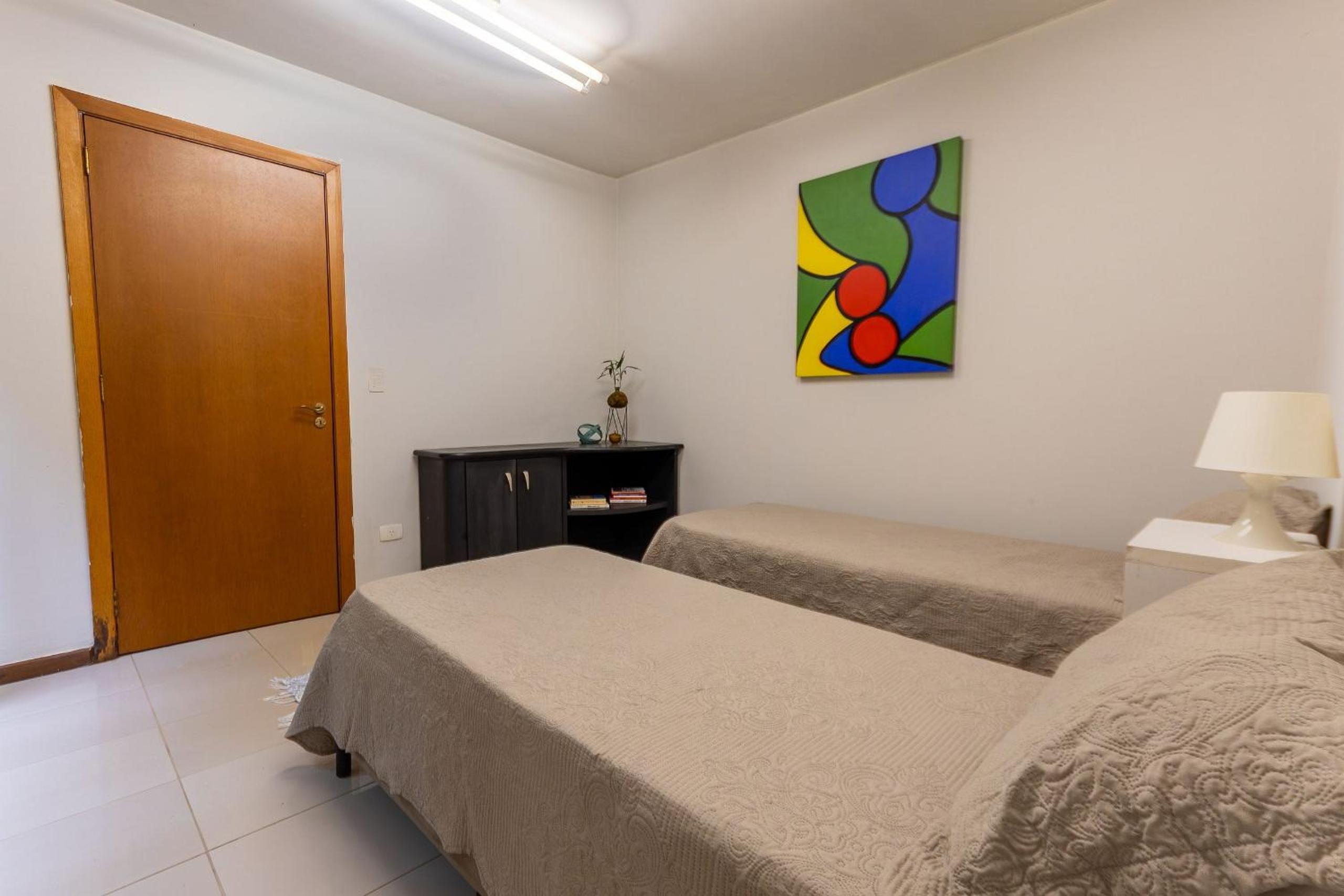 Casa espaçosa com piscina ampla e churrasqueira perto de São Paulo