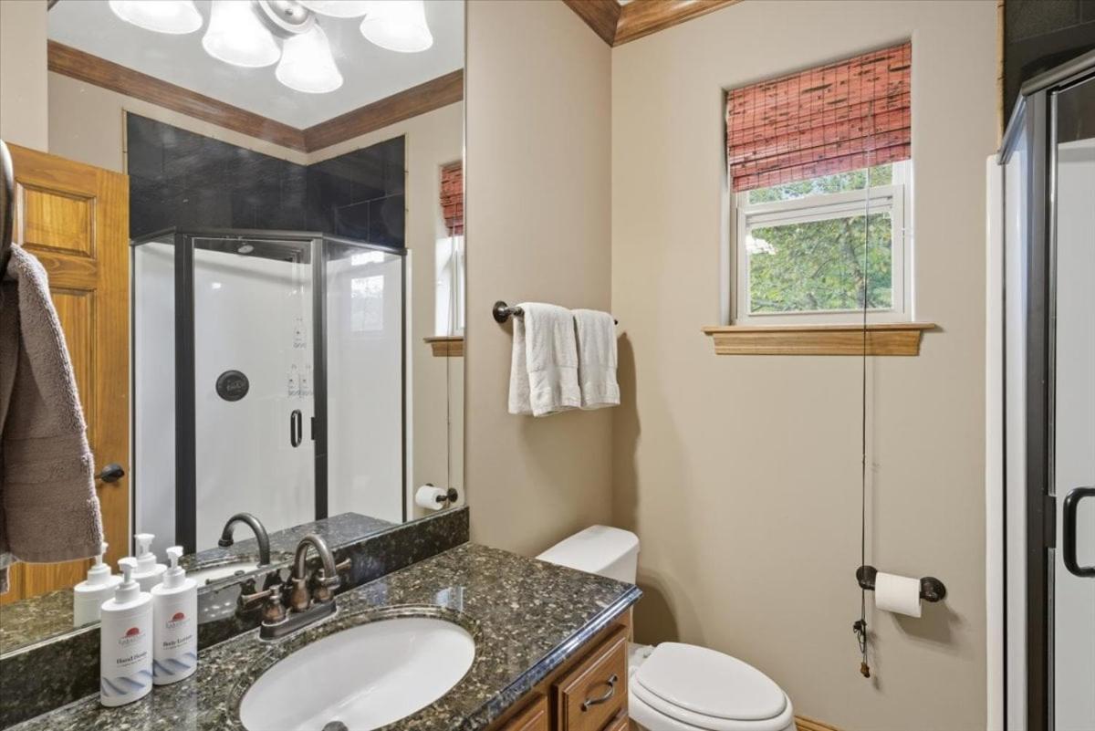 Porto Cima w/ Game Room, Dock, Boat Slip, Kayaks, Lakeside Fireplace & Hot Tub