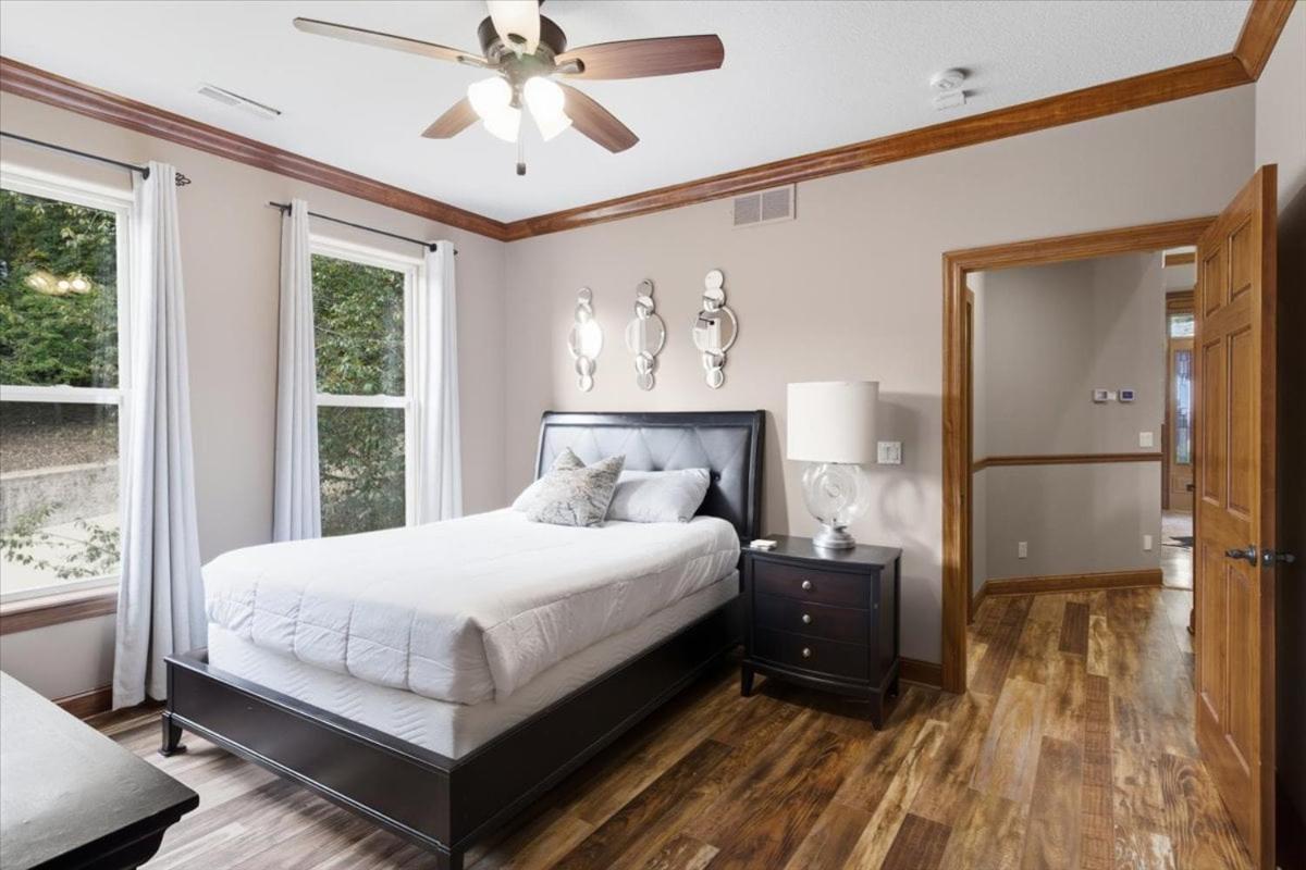 Porto Cima w/ Game Room, Dock, Boat Slip, Kayaks, Lakeside Fireplace & Hot Tub