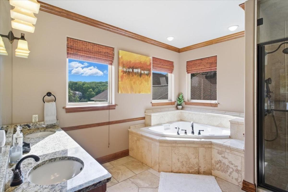 Porto Cima w/ Game Room, Dock, Boat Slip, Kayaks, Lakeside Fireplace & Hot Tub