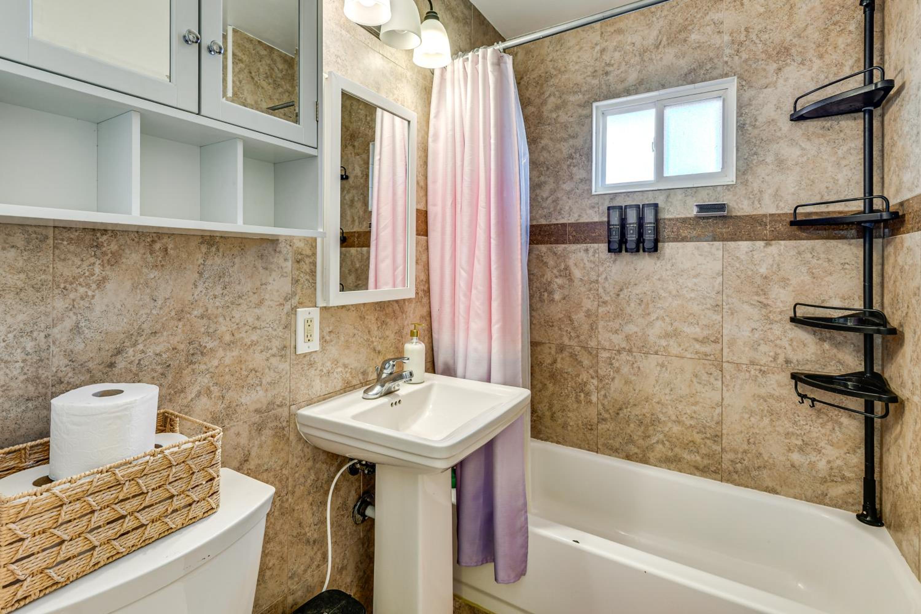 7 Mi to Dtwn Denver Pet-Friendly Home with Yard