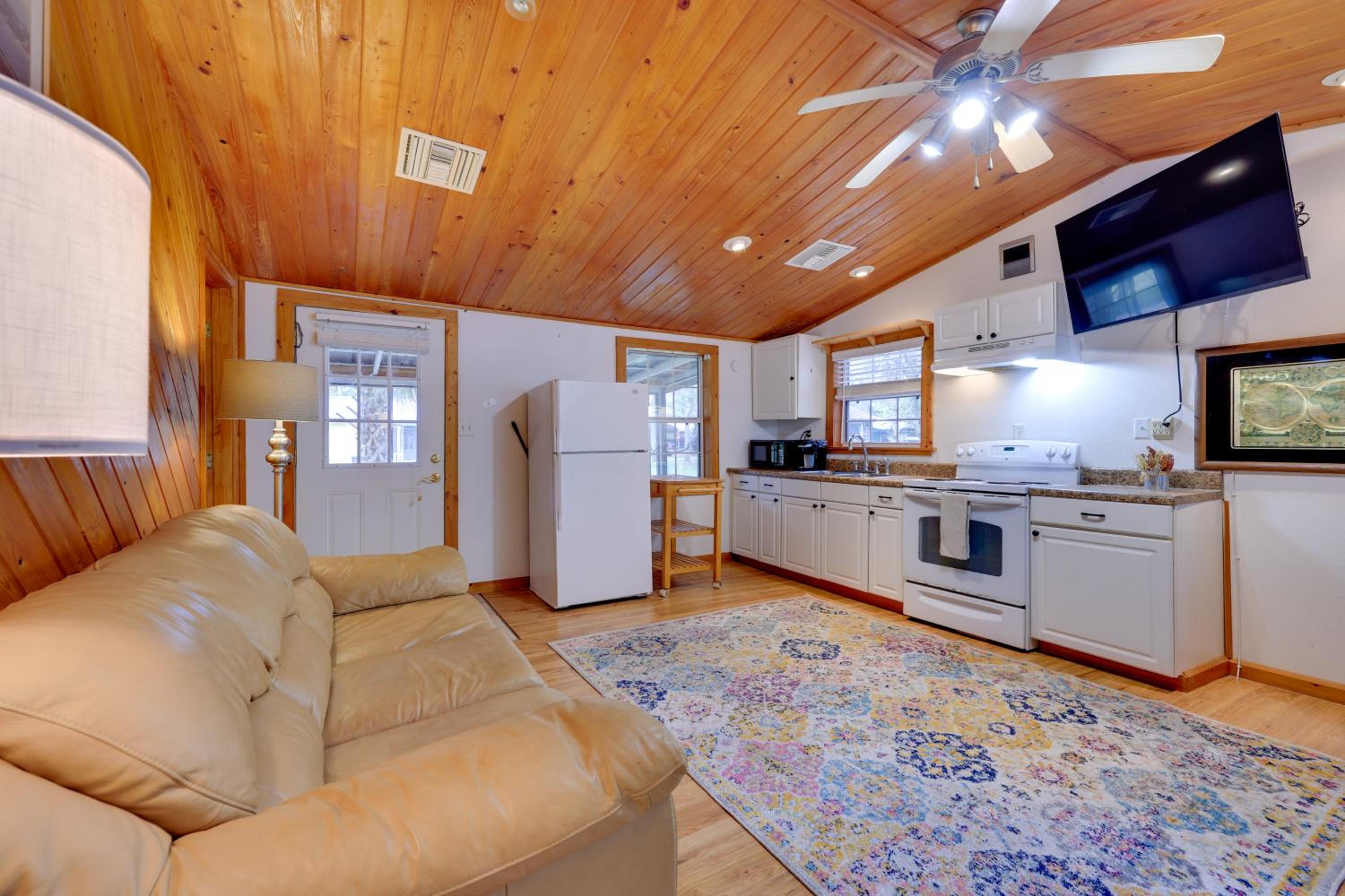 Fish, Boat and Explore Cross Creek Cabin with Dock!