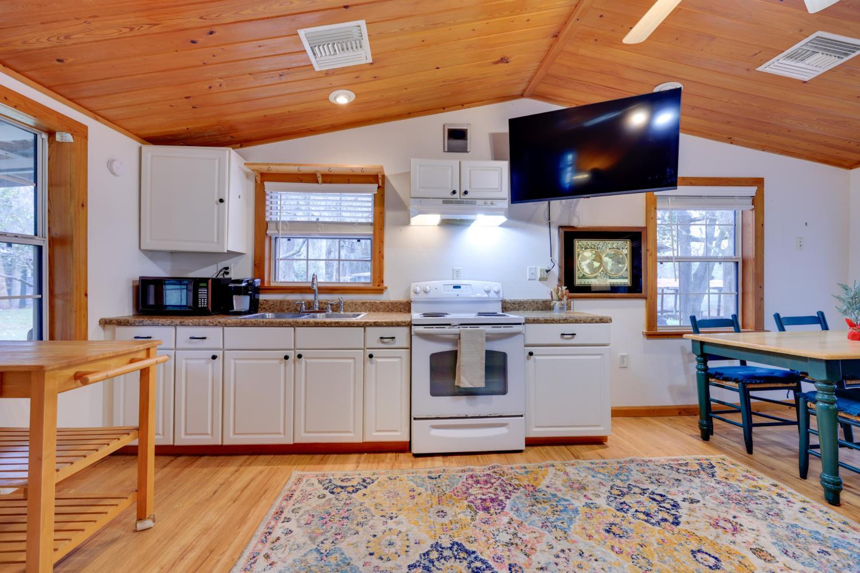 Fish, Boat and Explore Cross Creek Cabin with Dock!