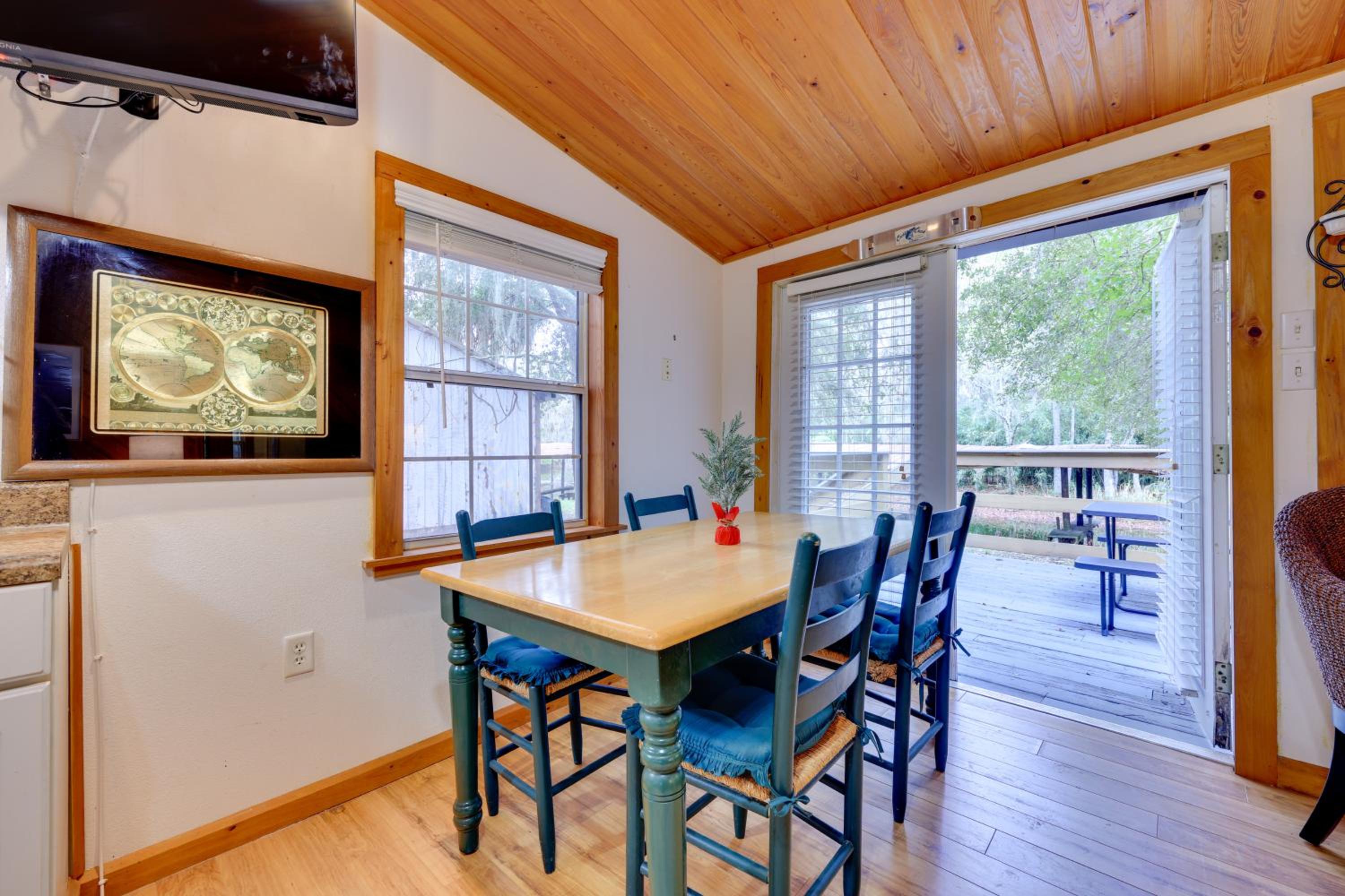 Fish, Boat and Explore Cross Creek Cabin with Dock!
