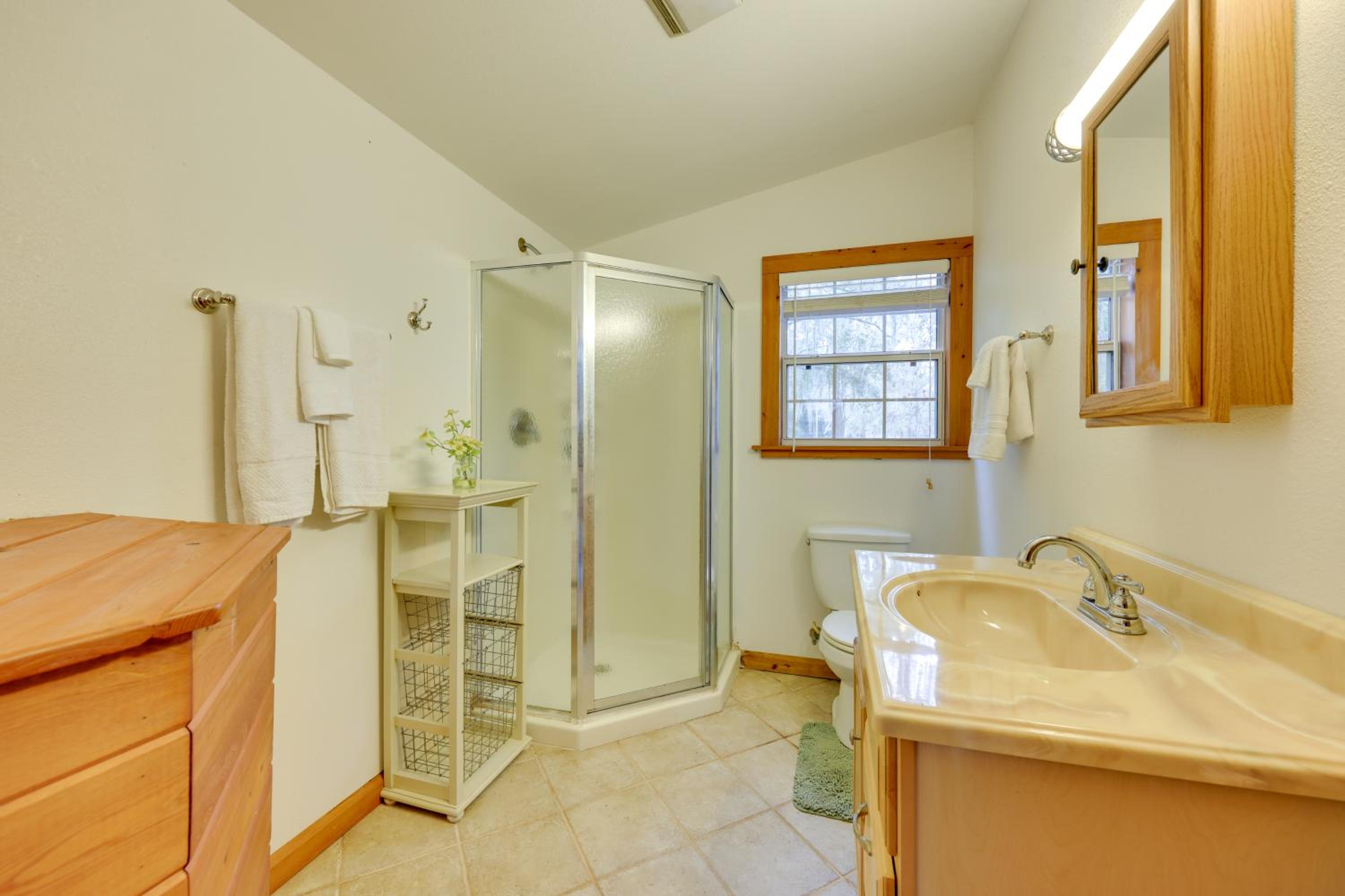 Fish, Boat and Explore Cross Creek Cabin with Dock!