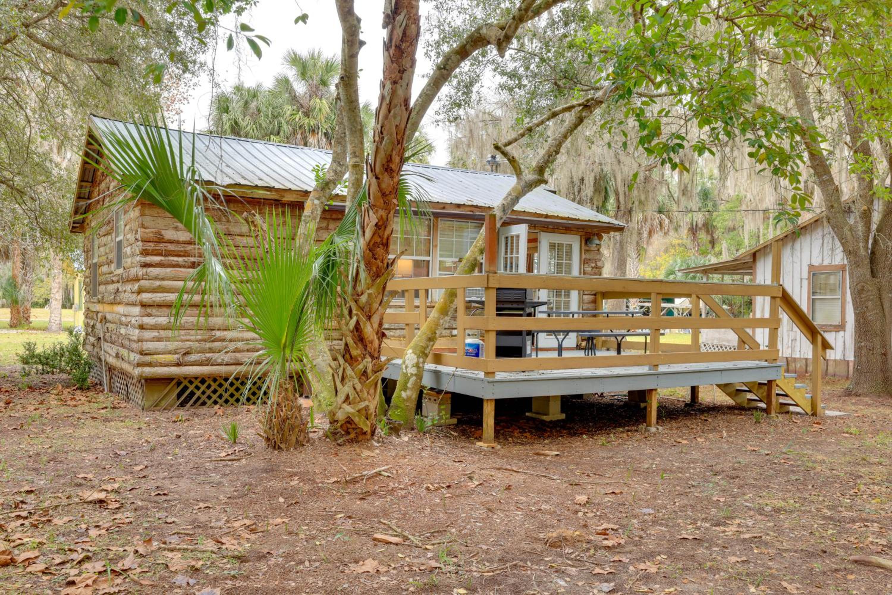 Fish, Boat and Explore Cross Creek Cabin with Dock!