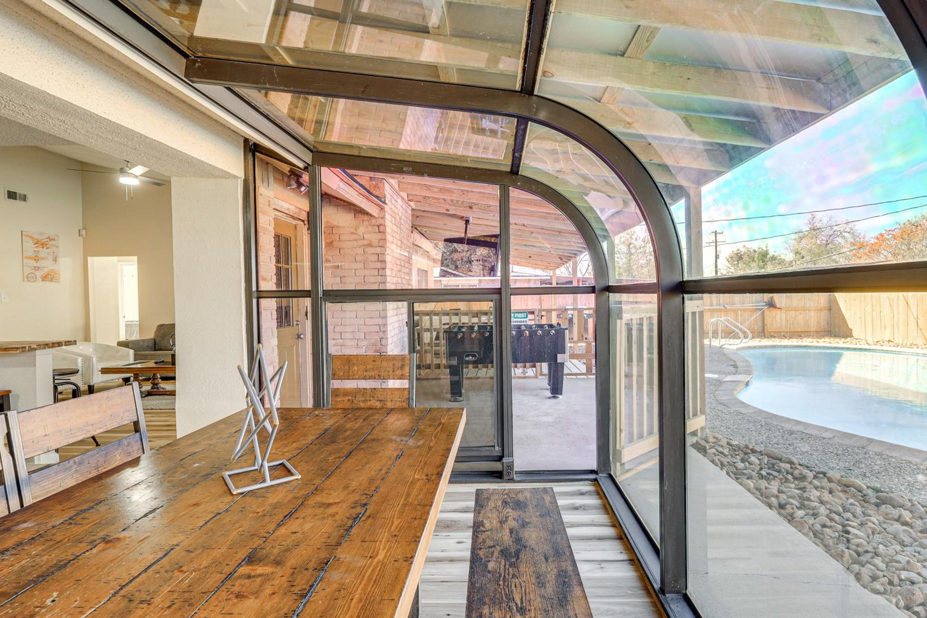 Hot Tub, Pool and Game Room San Antonio Family Gem