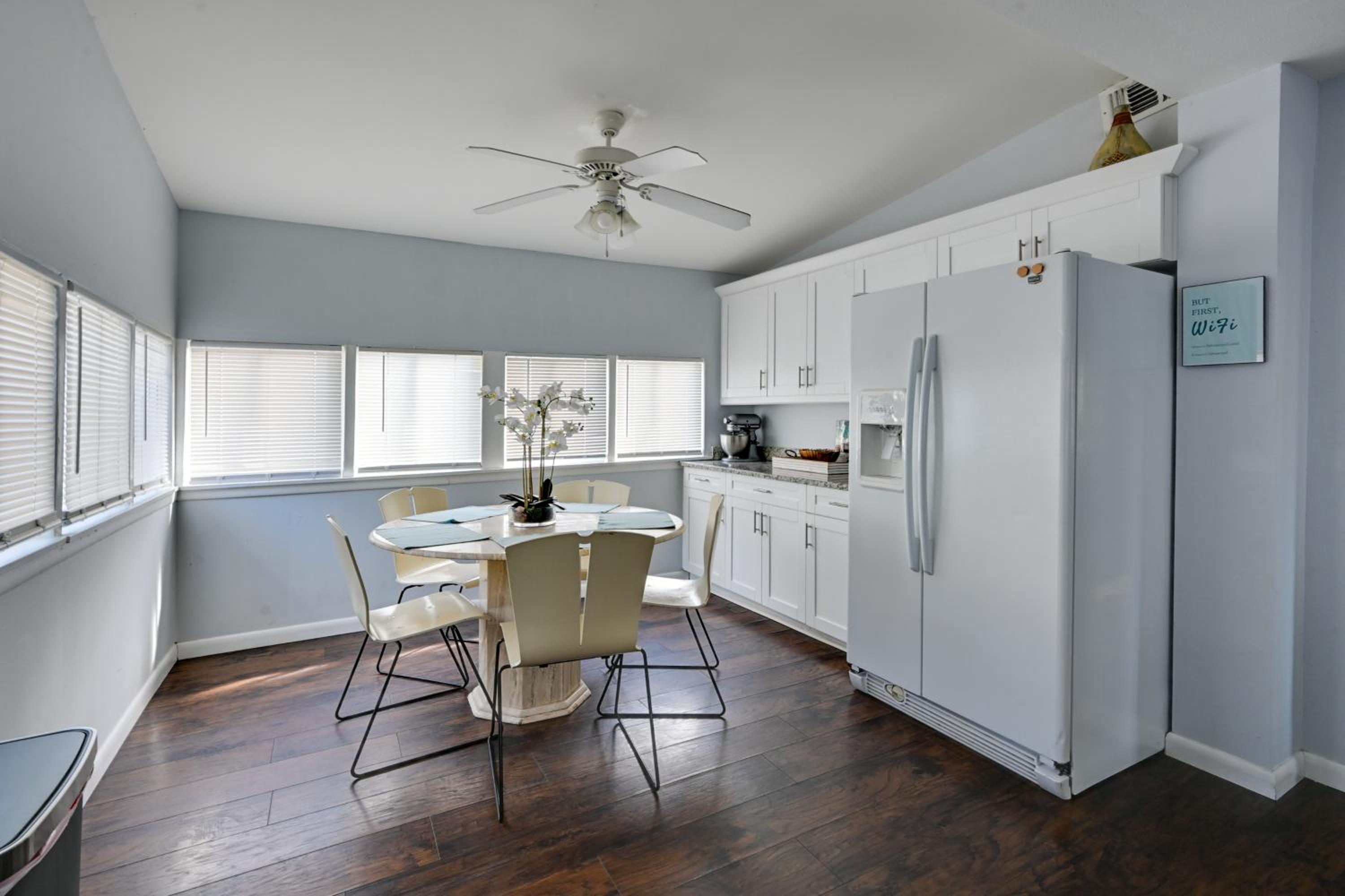 Newly Remodeled Home 1 Mi to Dtwn New Port Richey