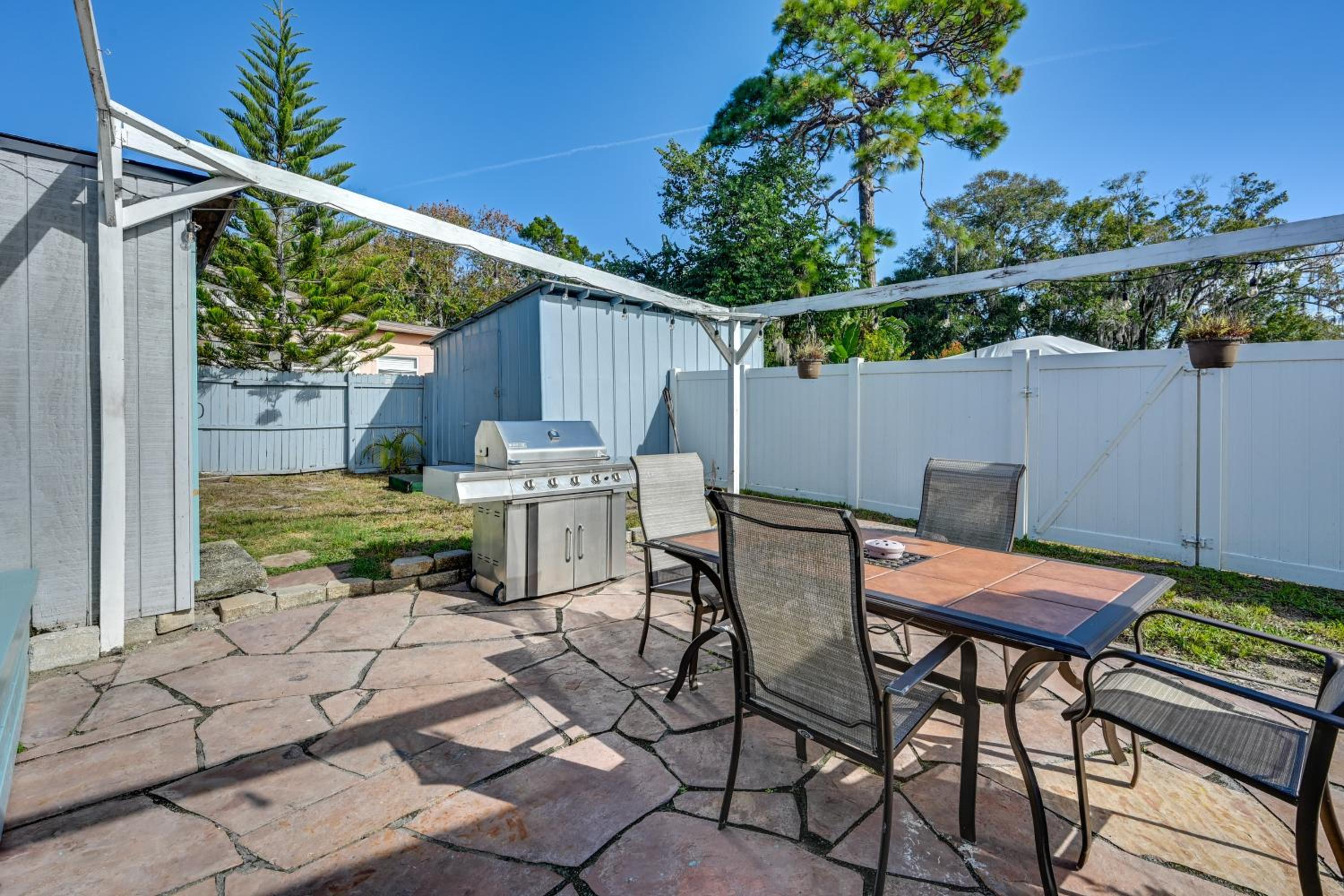 Newly Remodeled Home 1 Mi to Dtwn New Port Richey