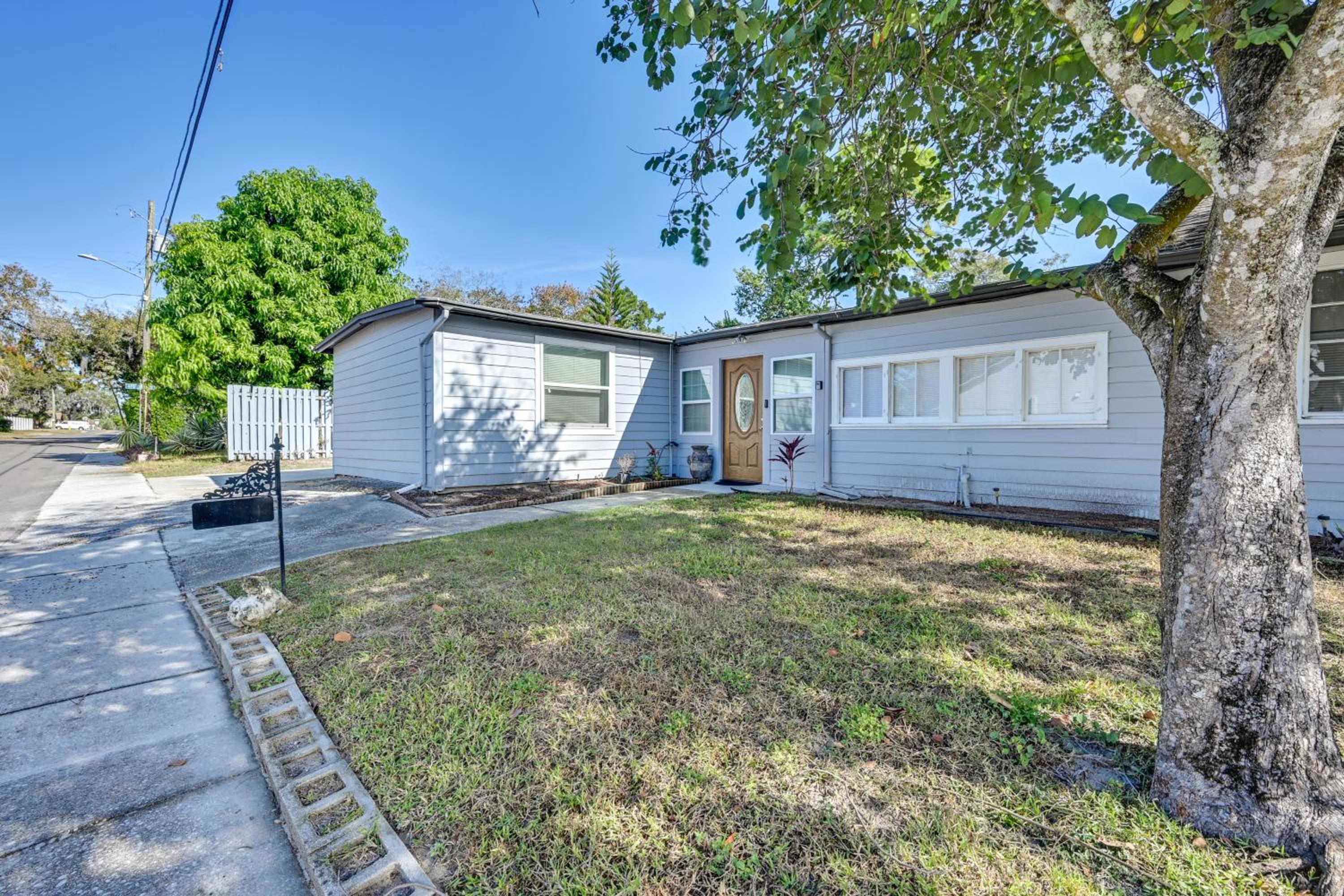 Newly Remodeled Home 1 Mi to Dtwn New Port Richey