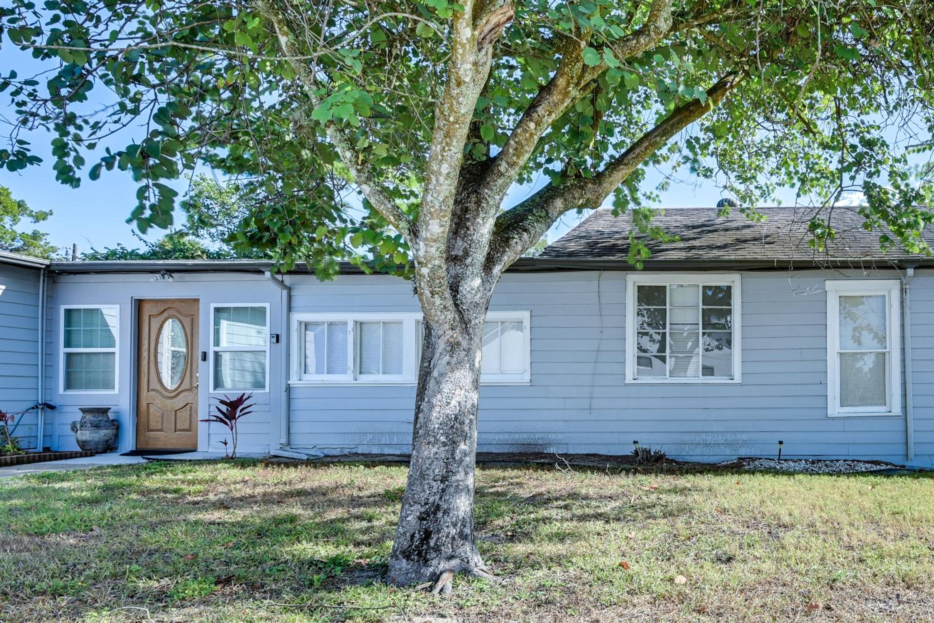 Newly Remodeled Home 1 Mi to Dtwn New Port Richey