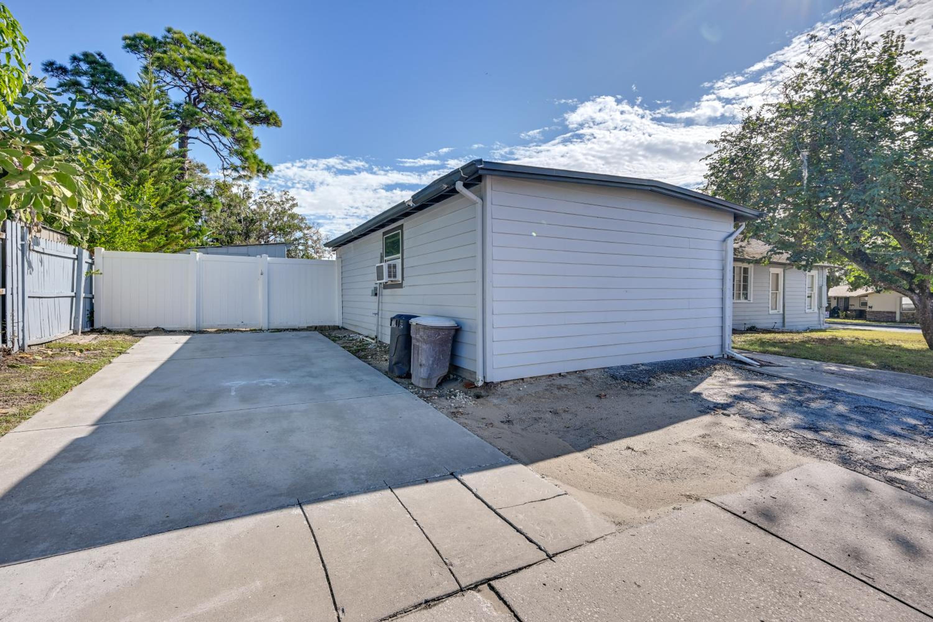 Newly Remodeled Home 1 Mi to Dtwn New Port Richey