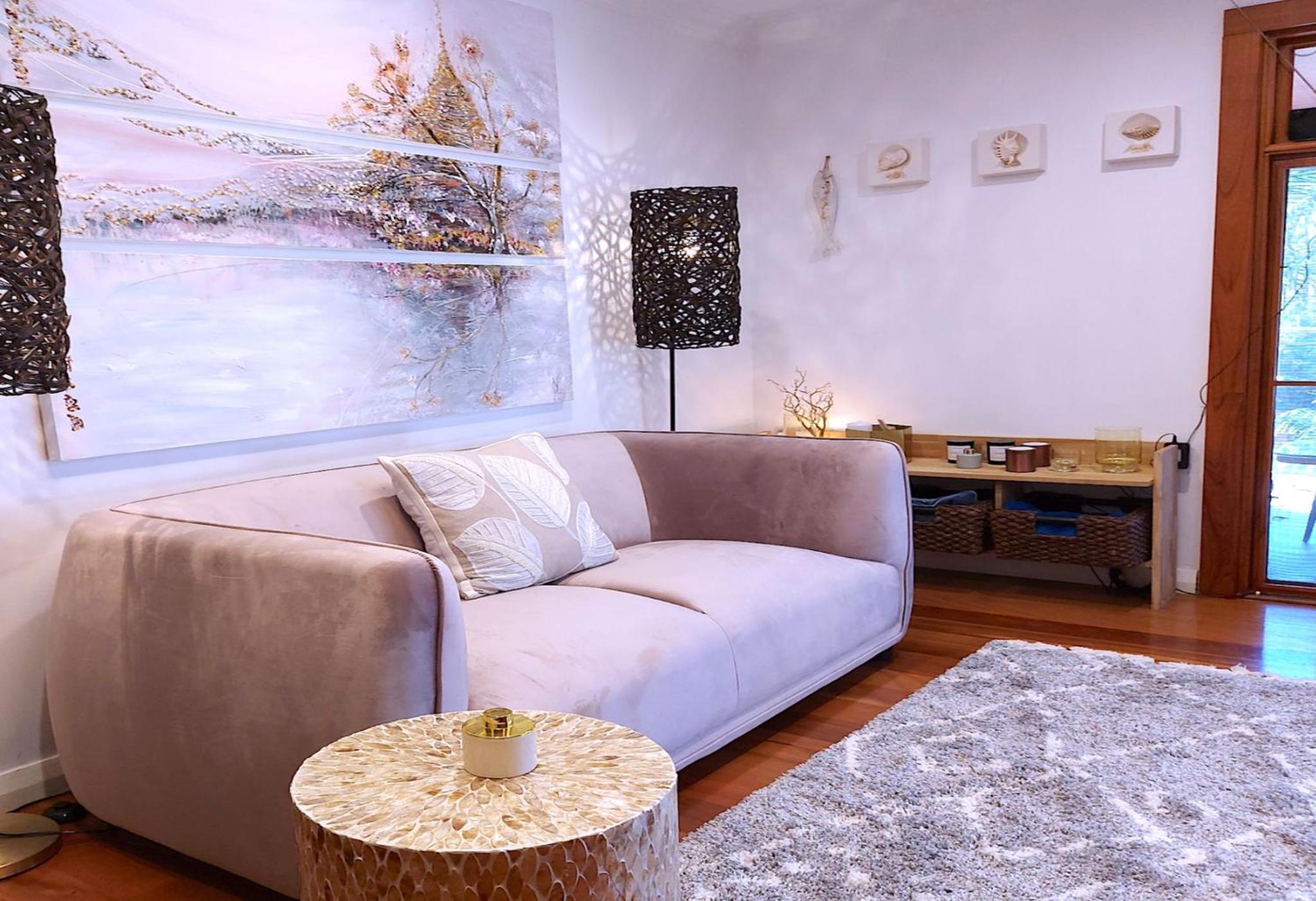 Charming Retreat at Famous Palm Beach Outdoor Spa till 8 Walk to Ocean beach