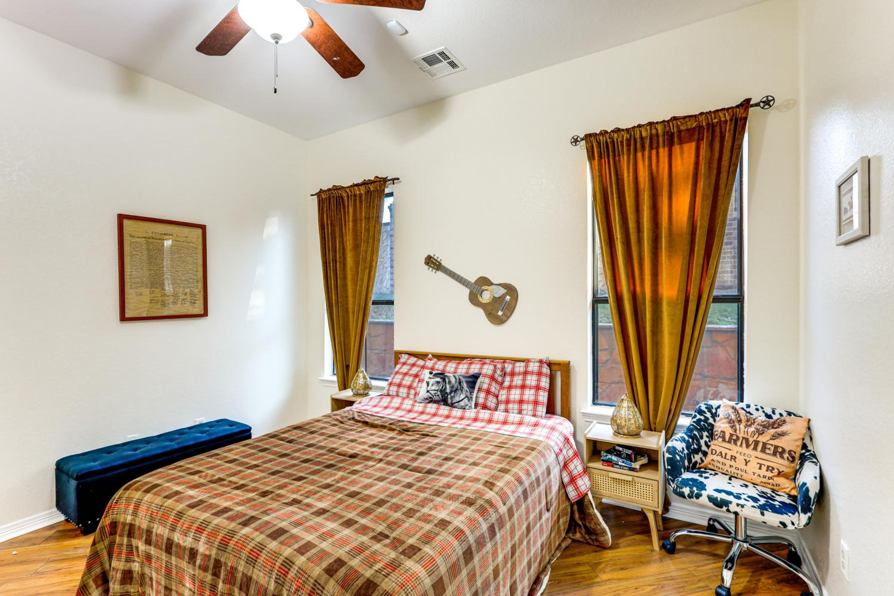 3 Mi to Lake! Belton Getaway with Outdoor Kitchen