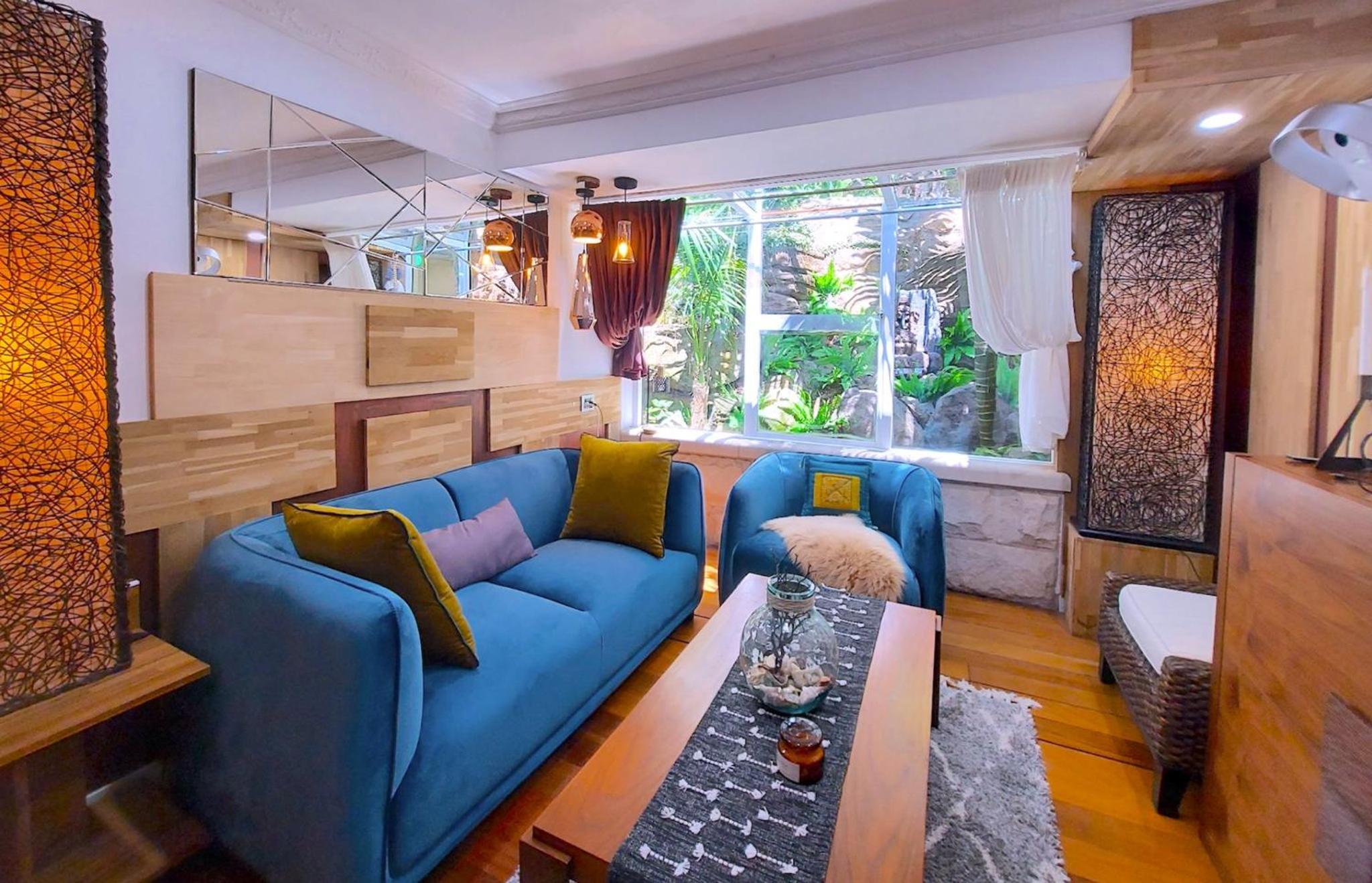 Charming Retreat at Famous Palm Beach Outdoor Spa till 8 Walk to Ocean beach