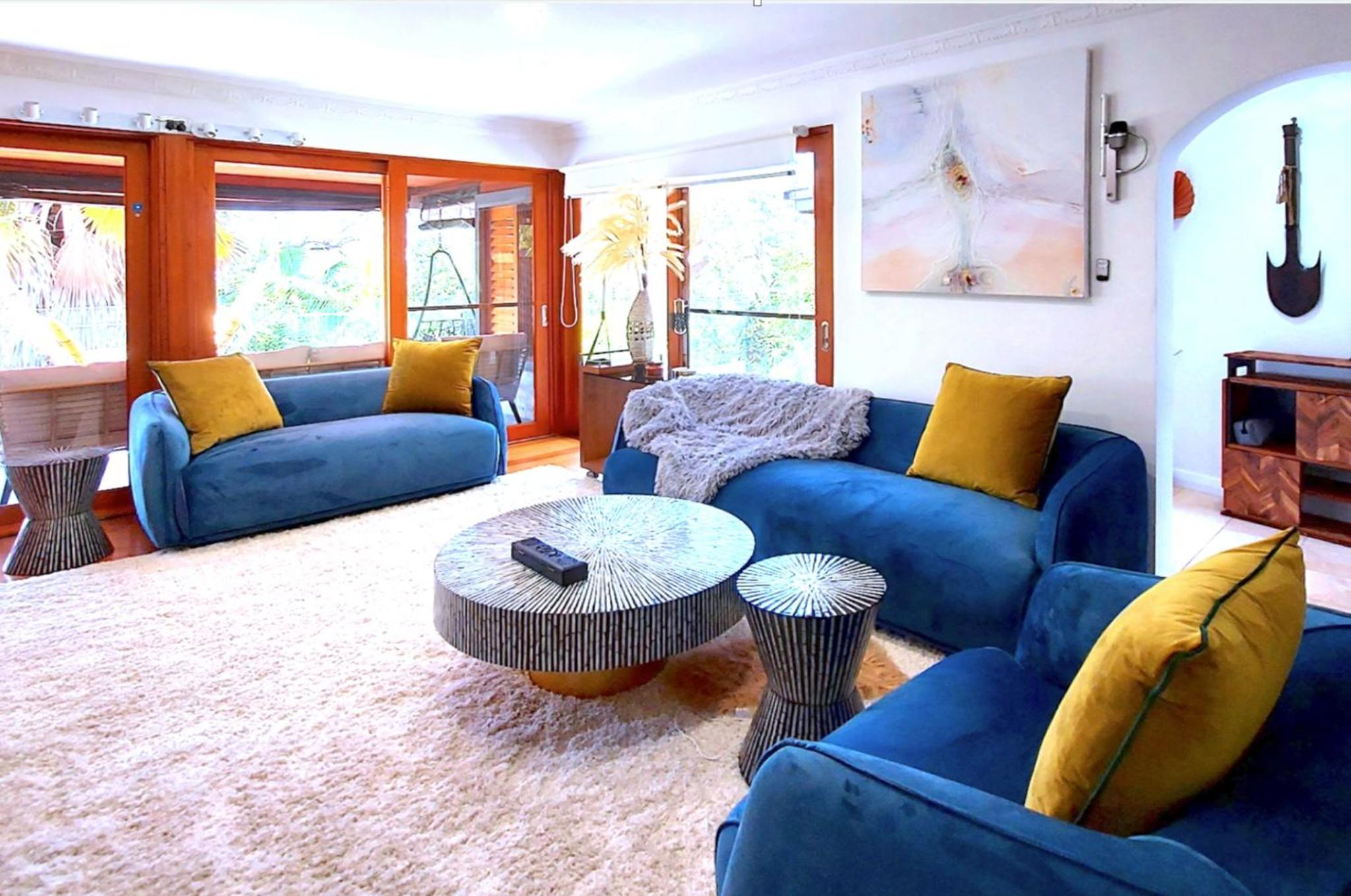 Charming Retreat at Famous Palm Beach Outdoor Spa till 8 Walk to Ocean beach