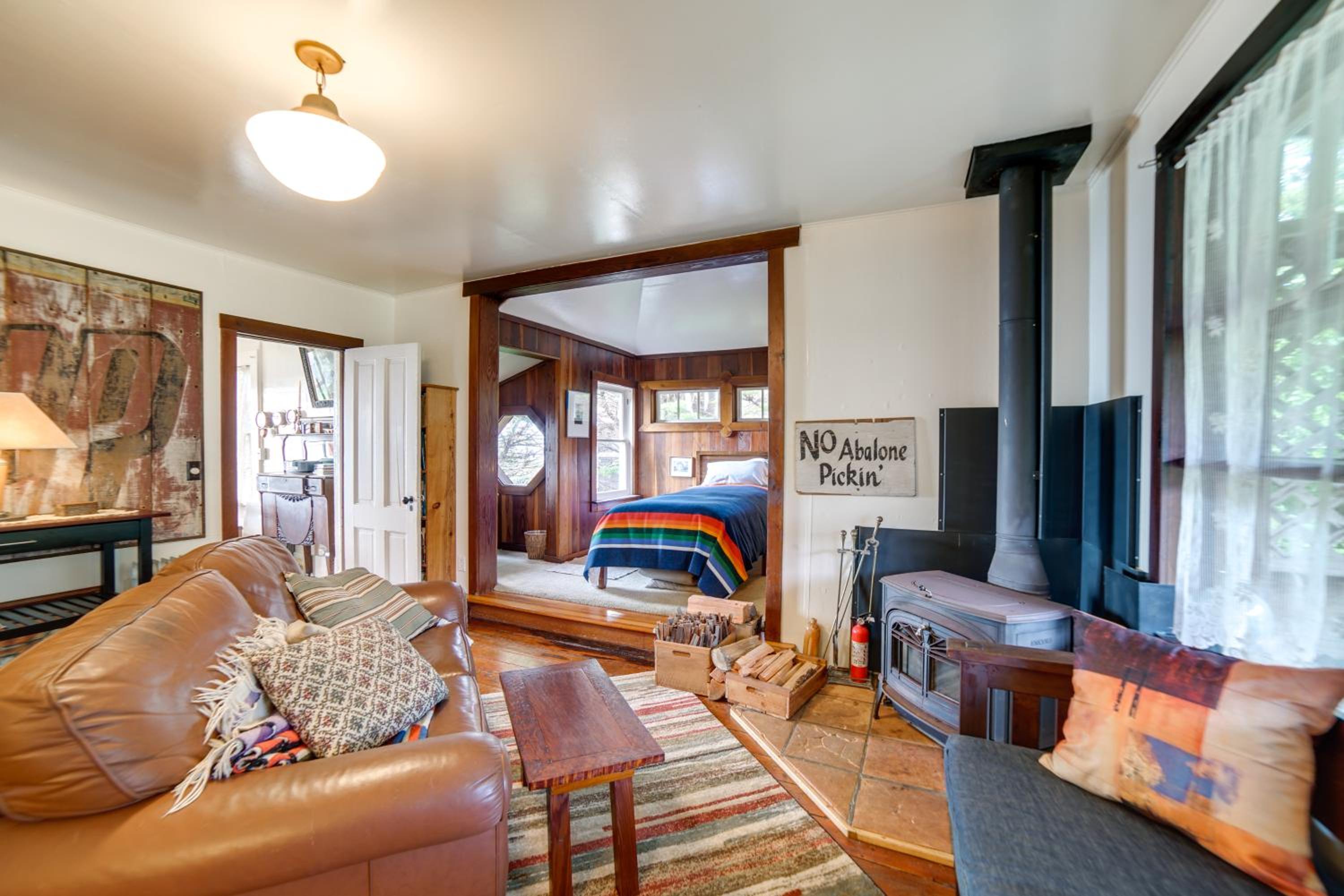 Rustic Oceanfront Mendocino Coast Cottage with Deck!