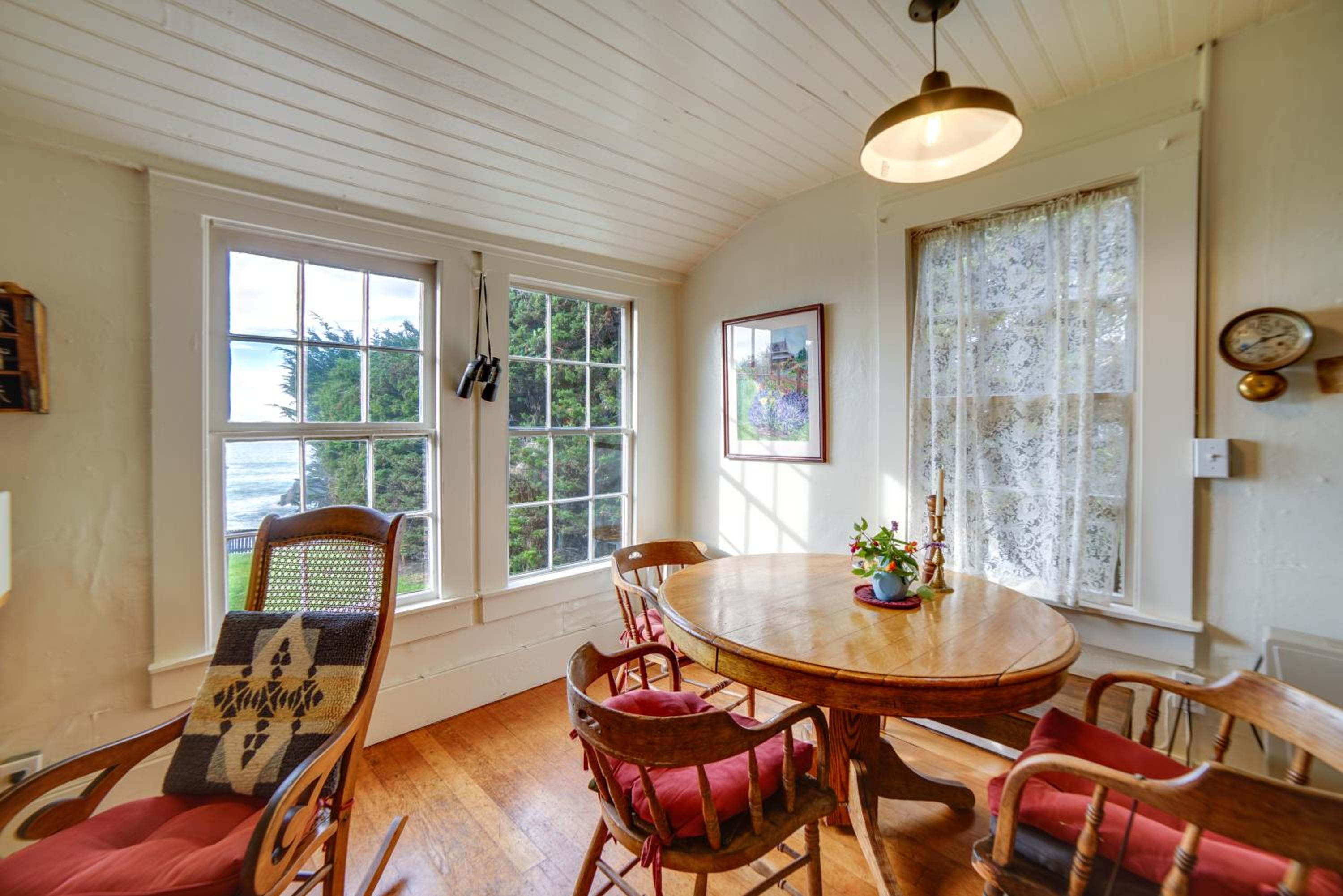 Rustic Oceanfront Mendocino Coast Cottage with Deck!