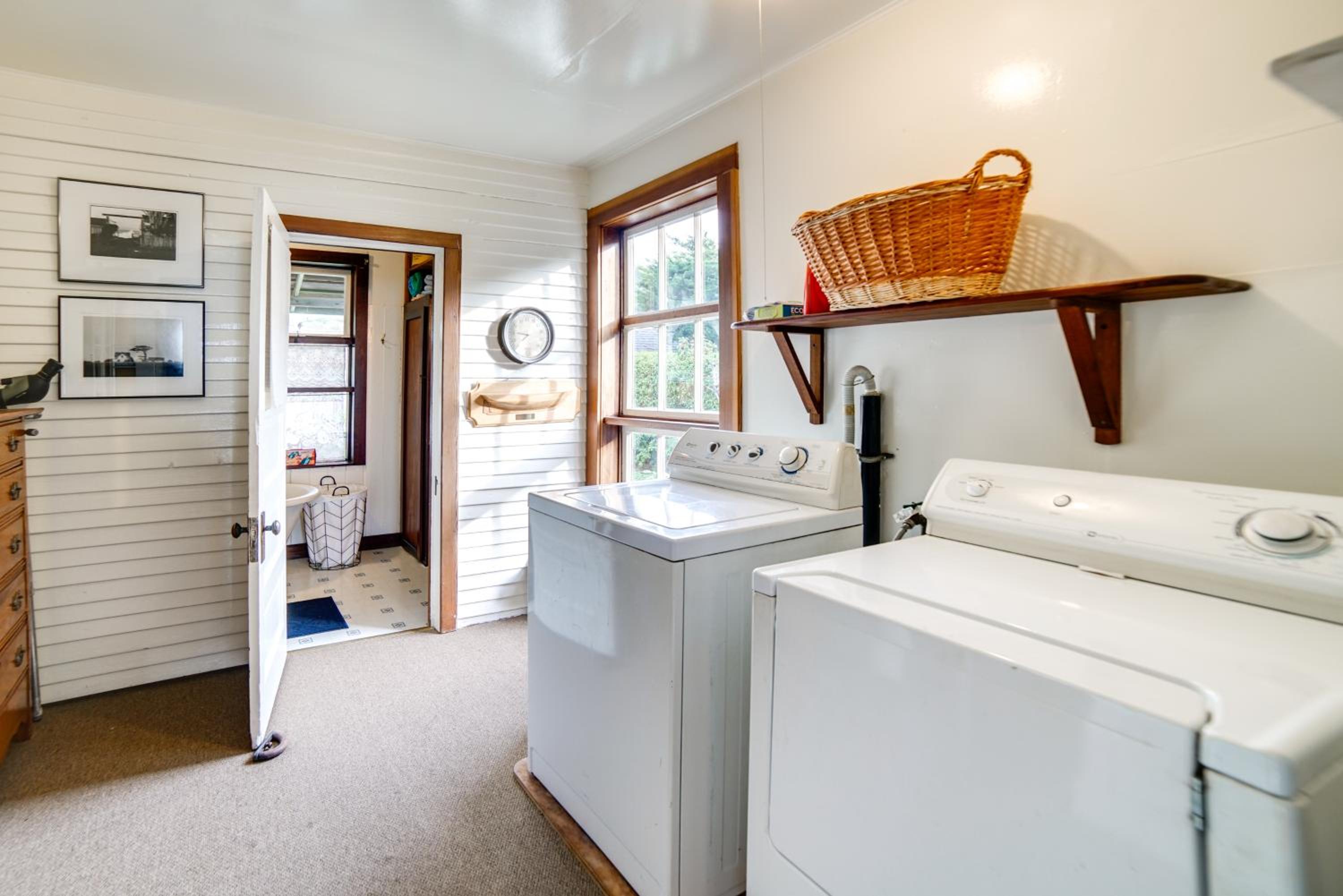 Rustic Oceanfront Mendocino Coast Cottage with Deck!