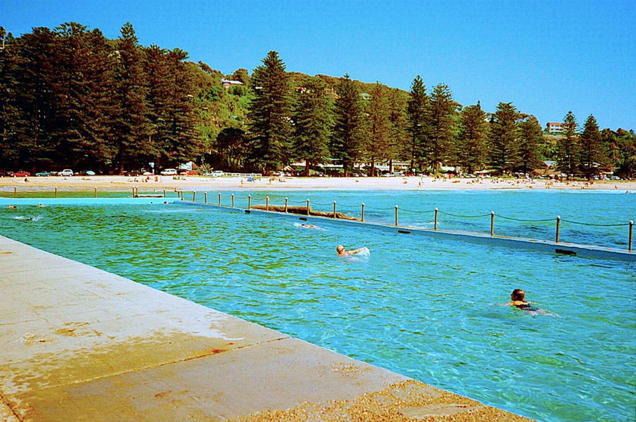 Charming Retreat at Famous Palm Beach Outdoor Spa till 8 Walk to Ocean beach