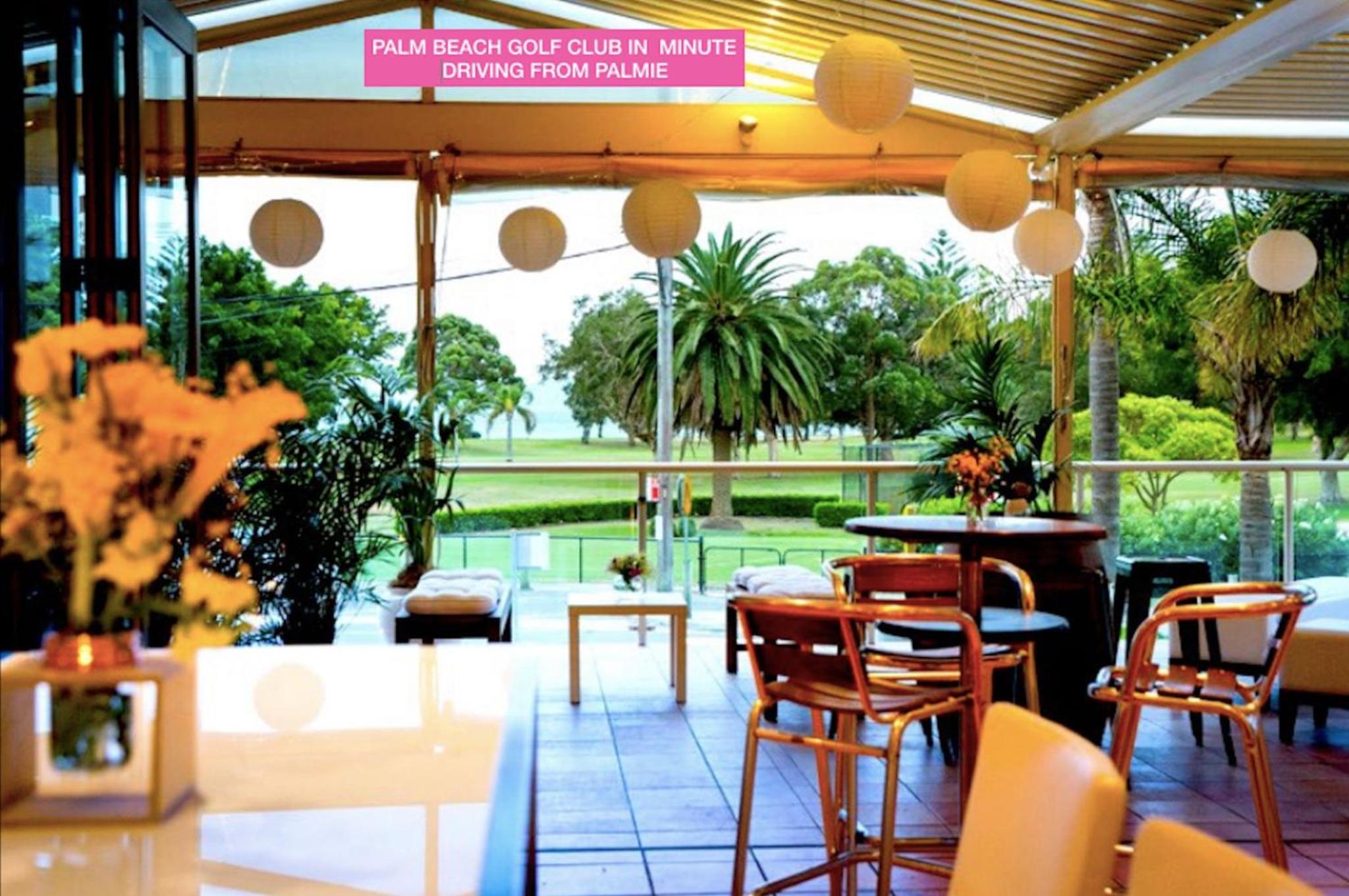 Charming Retreat at Famous Palm Beach Outdoor Spa till 8 Walk to Ocean beach