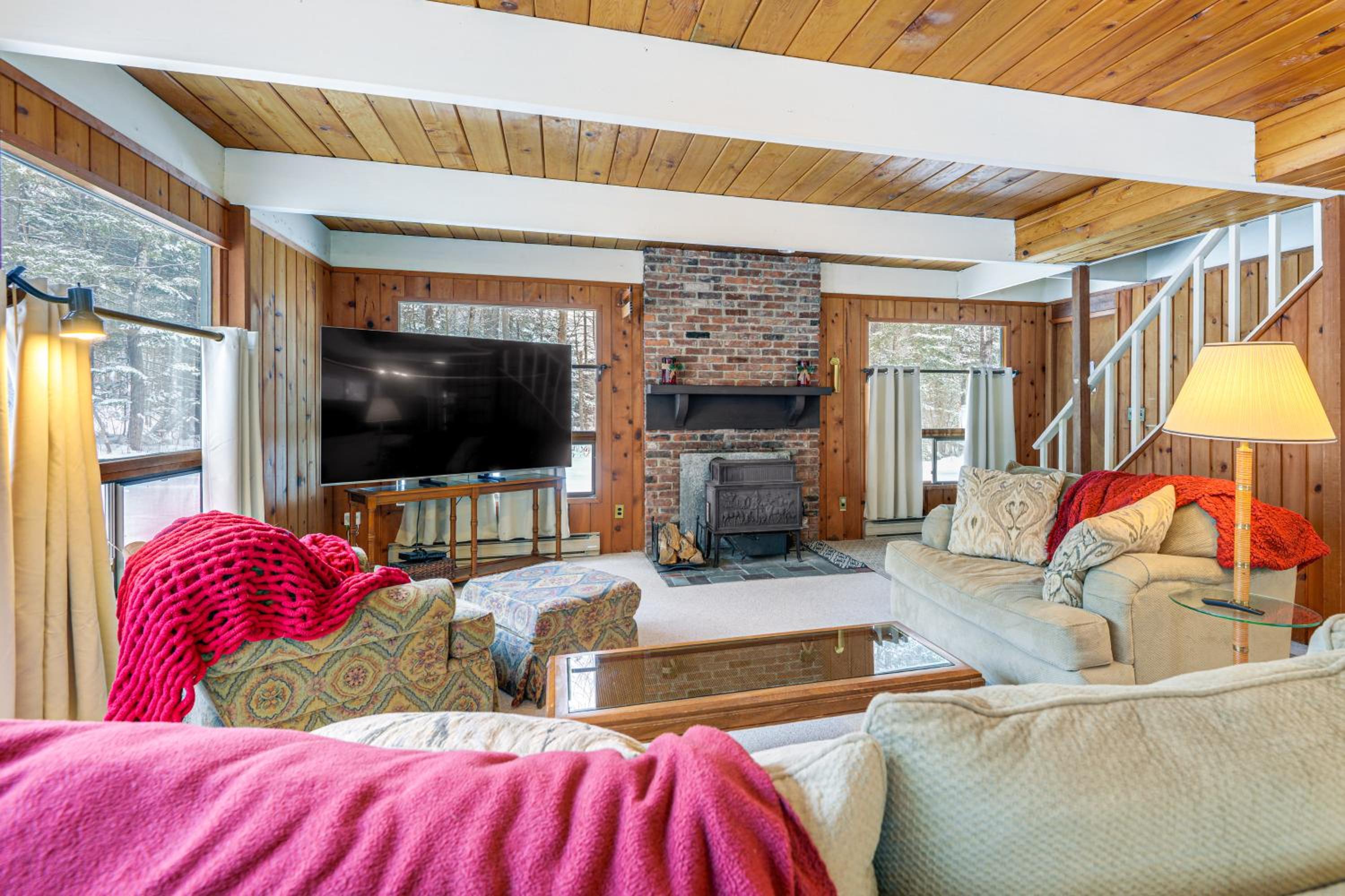 Ski, Hike and More! Year-Round Retreat in West Dover