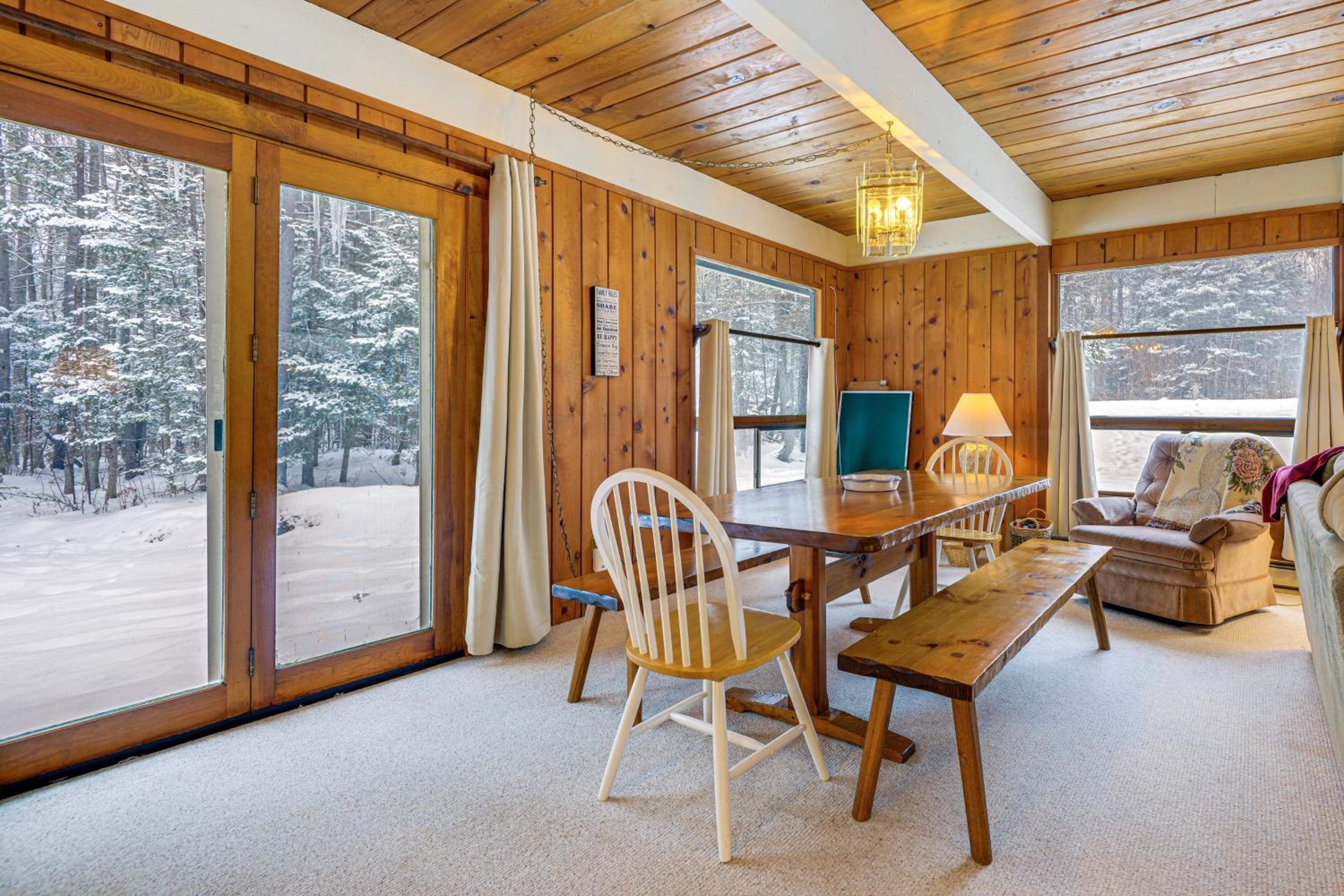Ski, Hike and More! Year-Round Retreat in West Dover