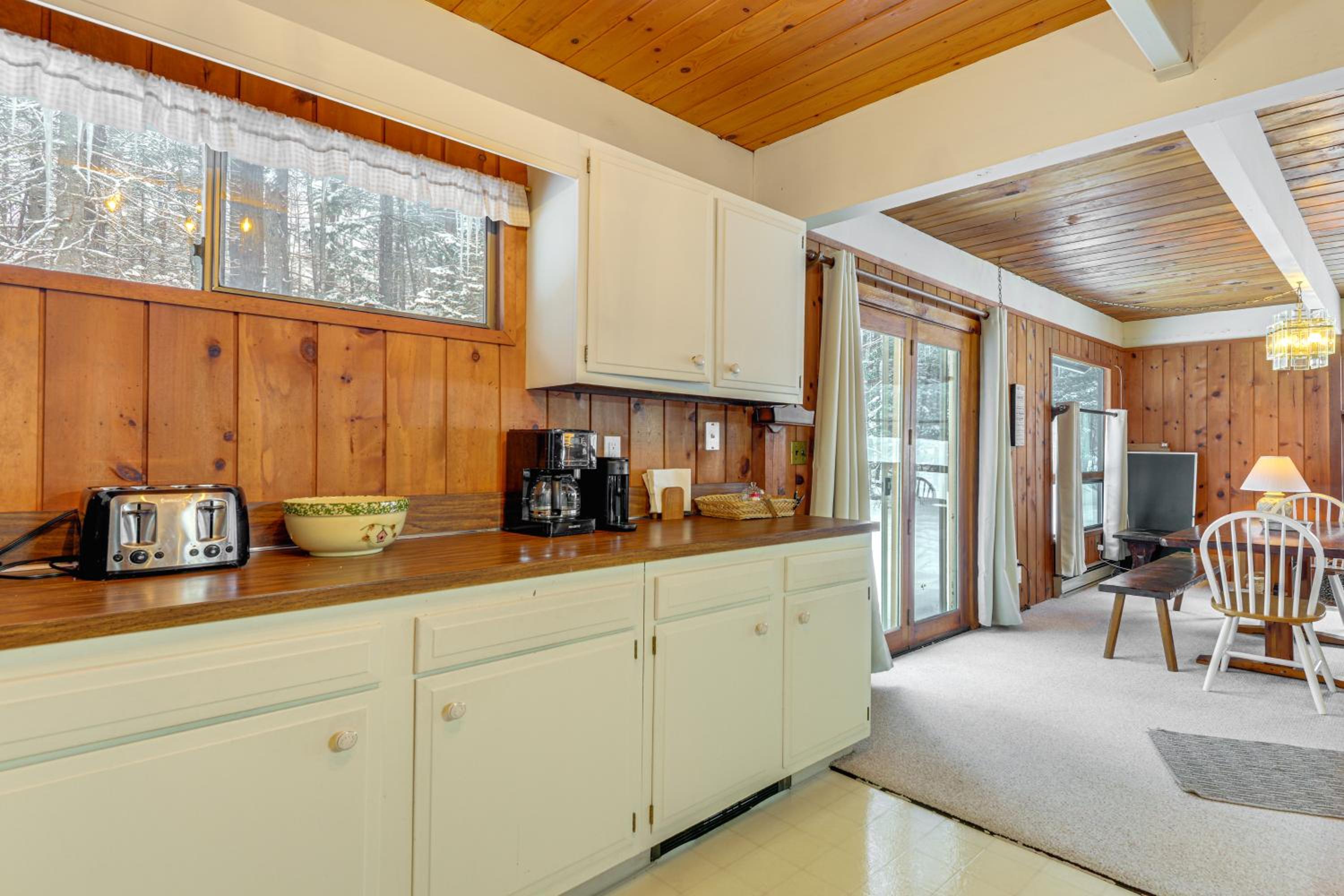 Ski, Hike and More! Year-Round Retreat in West Dover