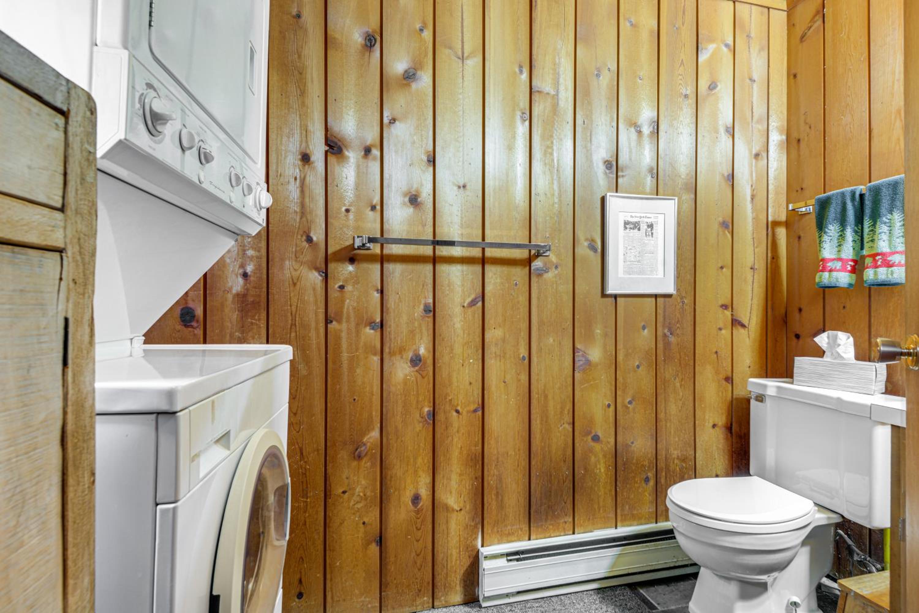 Ski, Hike and More! Year-Round Retreat in West Dover