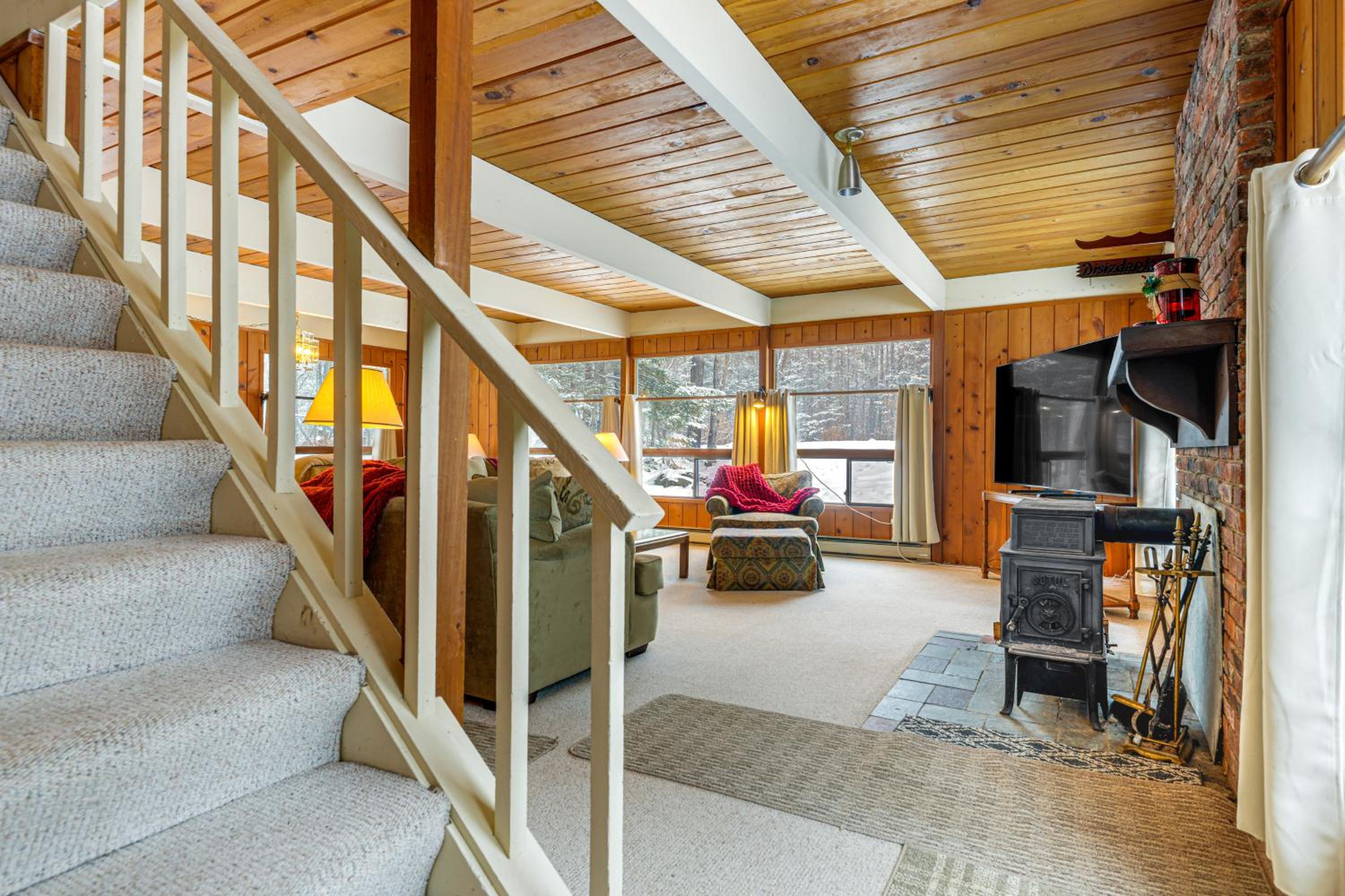 Ski, Hike and More! Year-Round Retreat in West Dover