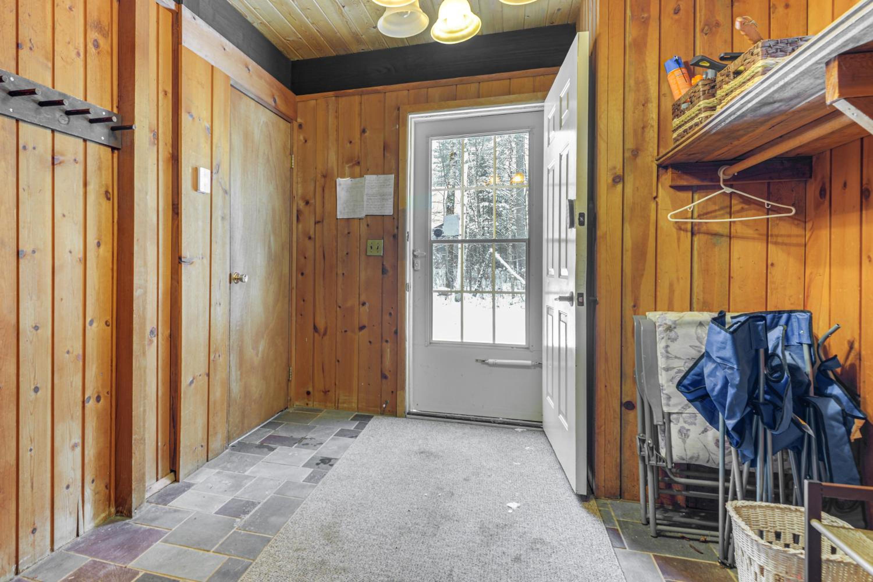 Ski, Hike and More! Year-Round Retreat in West Dover