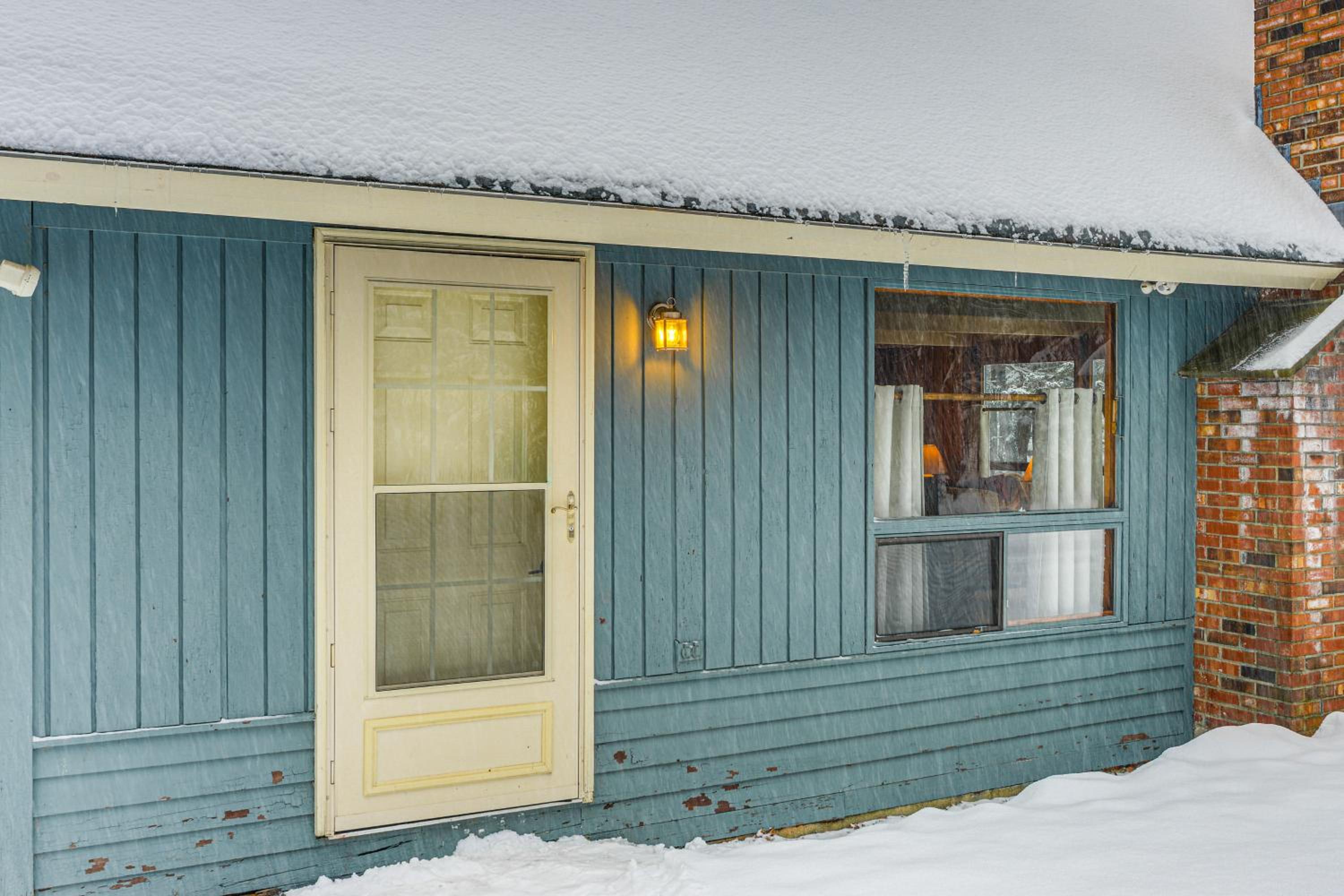 Ski, Hike and More! Year-Round Retreat in West Dover