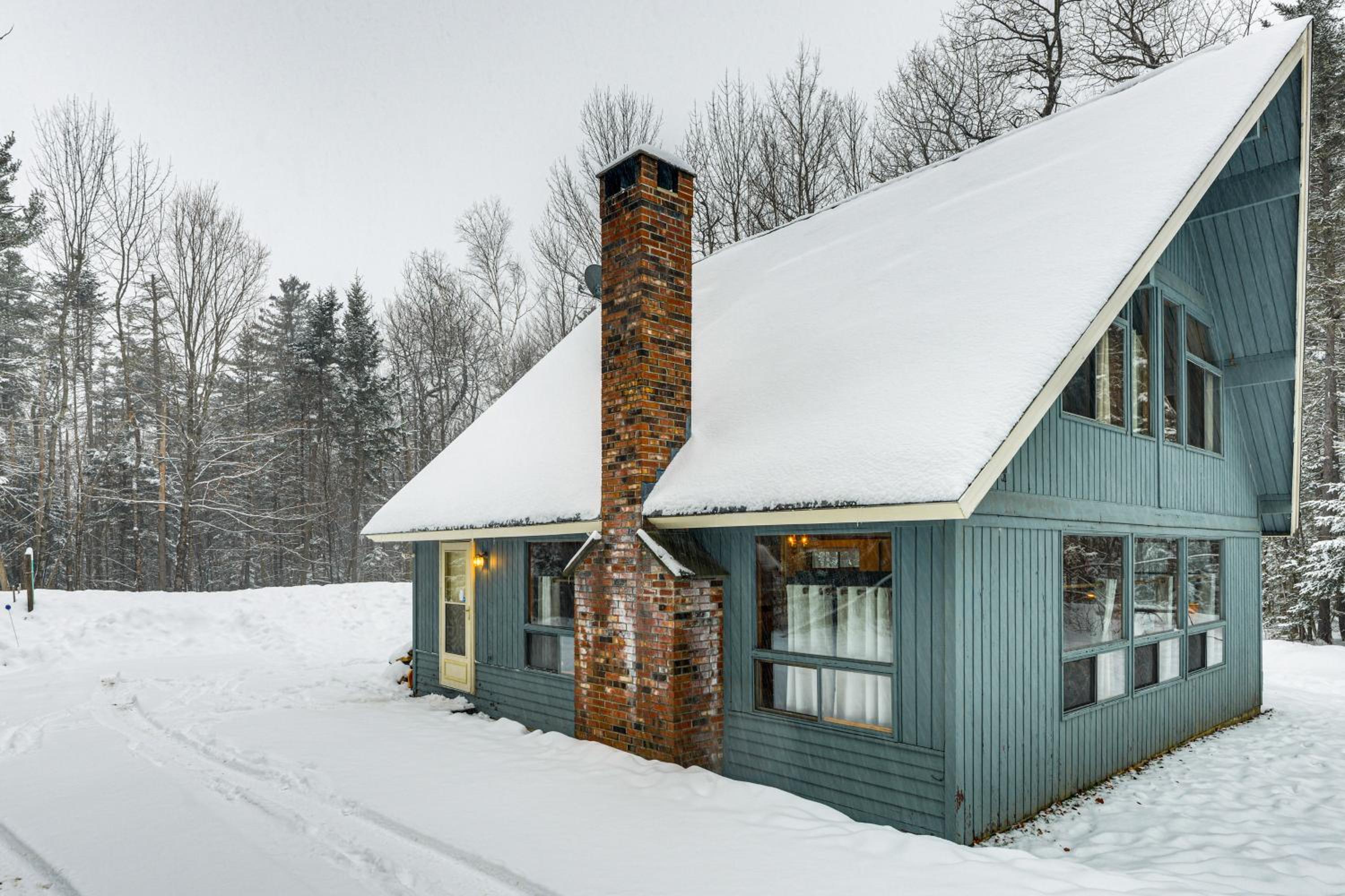 Ski, Hike and More! Year-Round Retreat in West Dover
