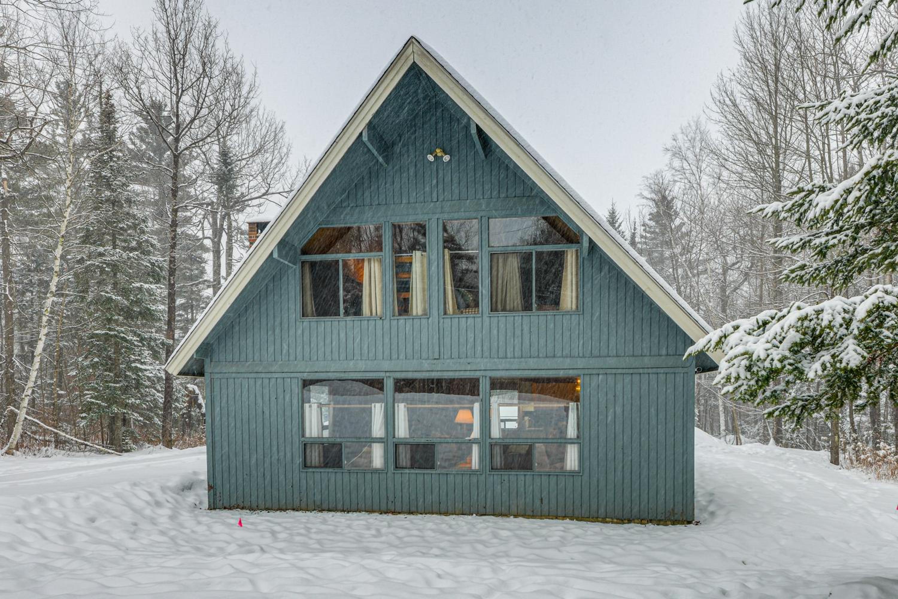 Ski, Hike and More! Year-Round Retreat in West Dover