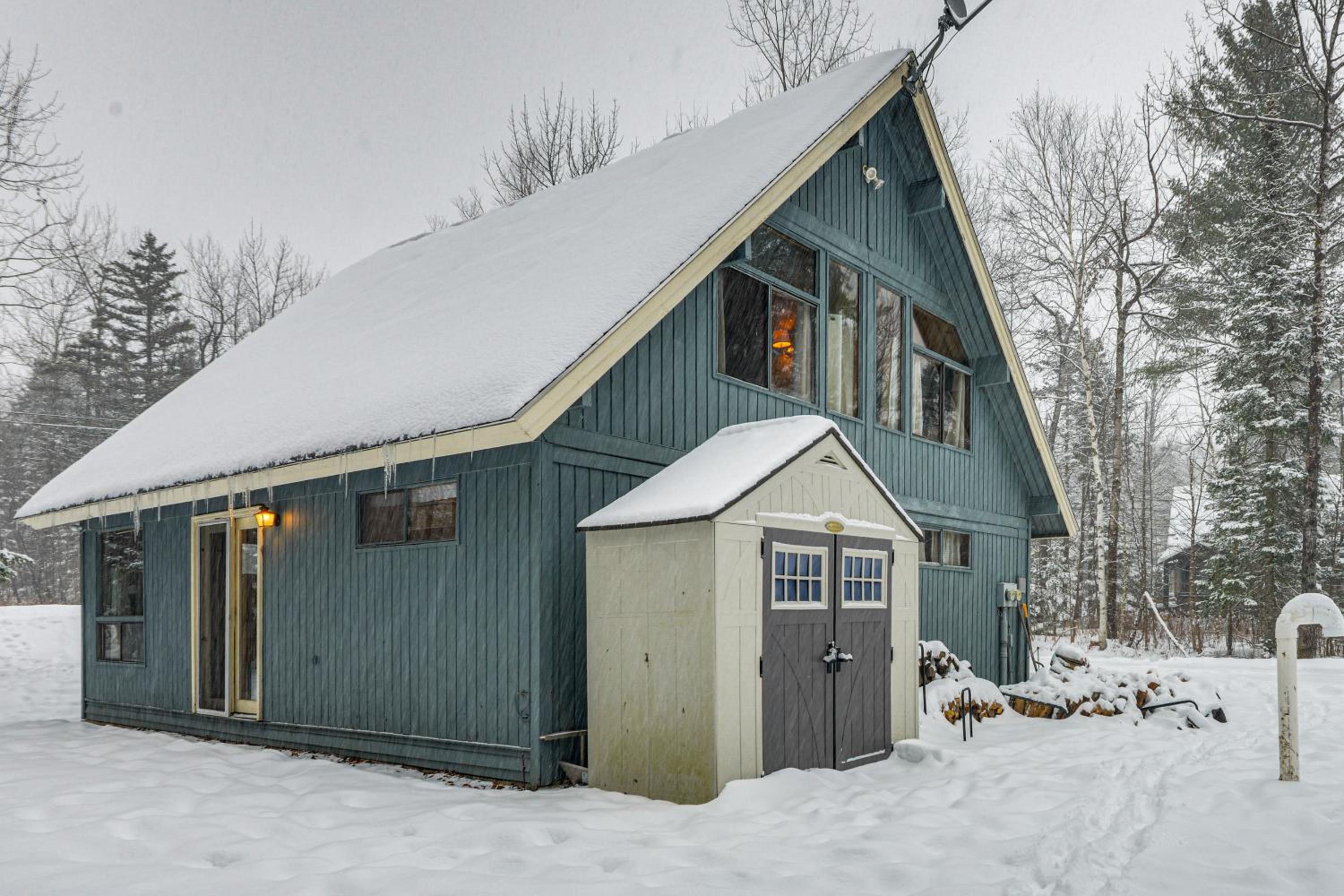 Ski, Hike and More! Year-Round Retreat in West Dover