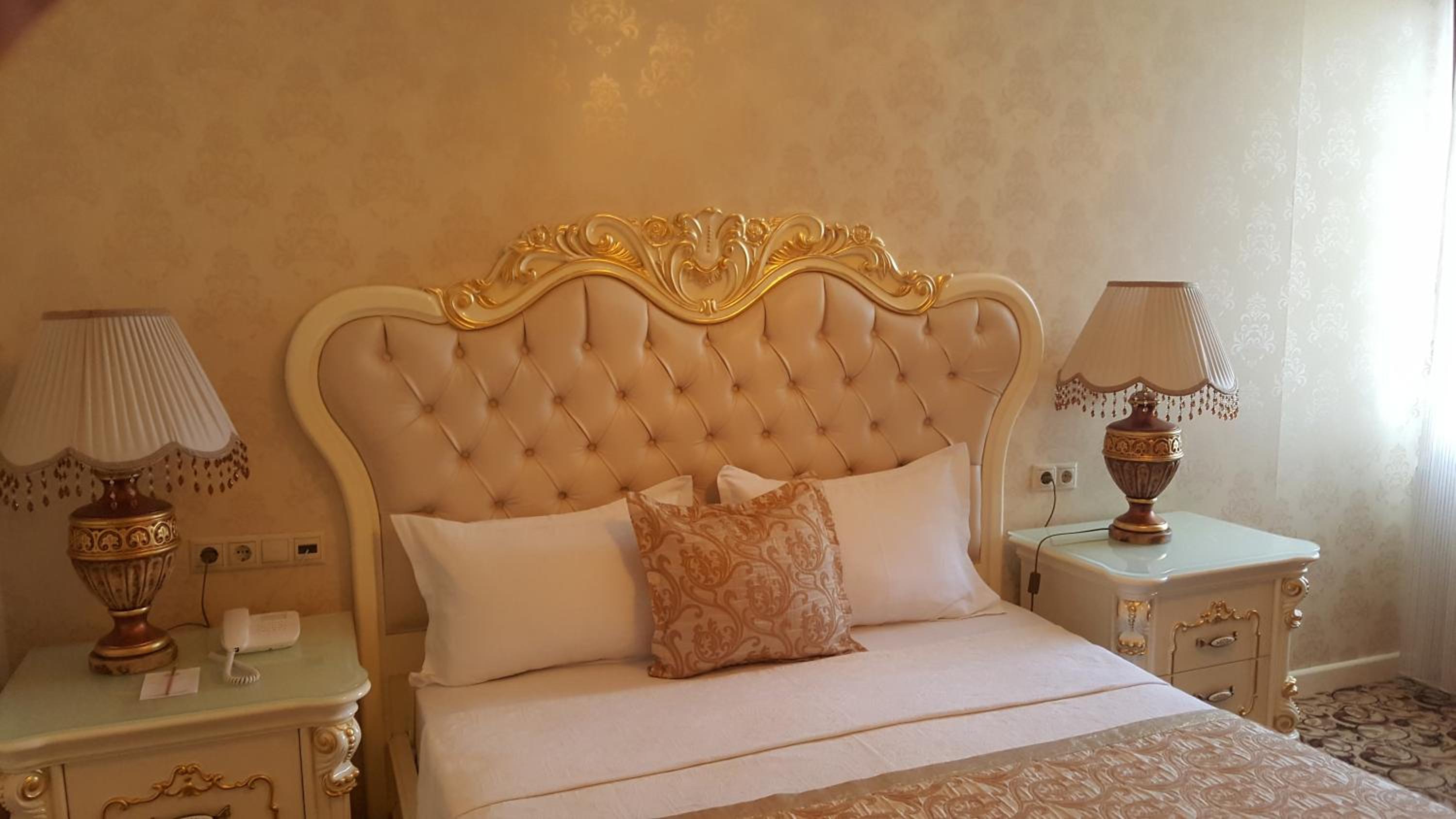 Best Town Hotel - Image 36