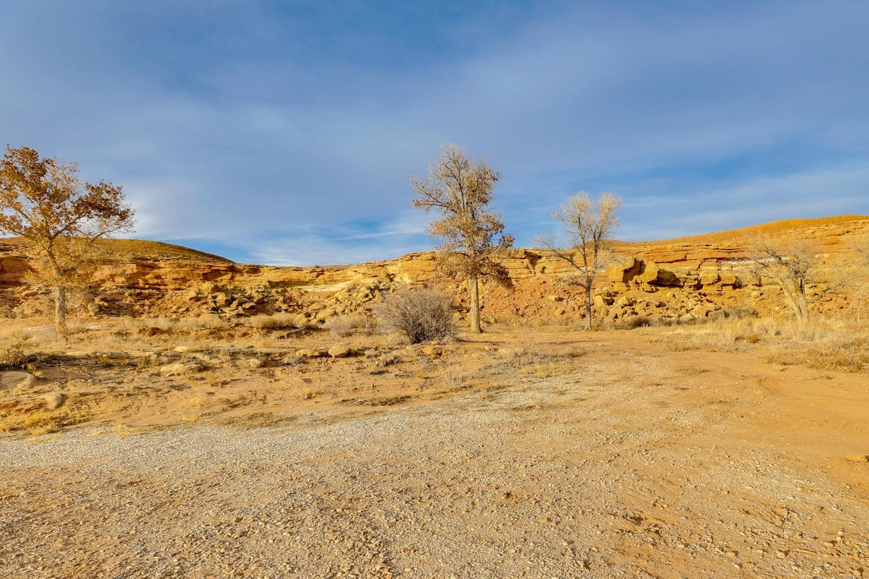Rustic Cliff Ranch B - Uintah Basin Retreat!