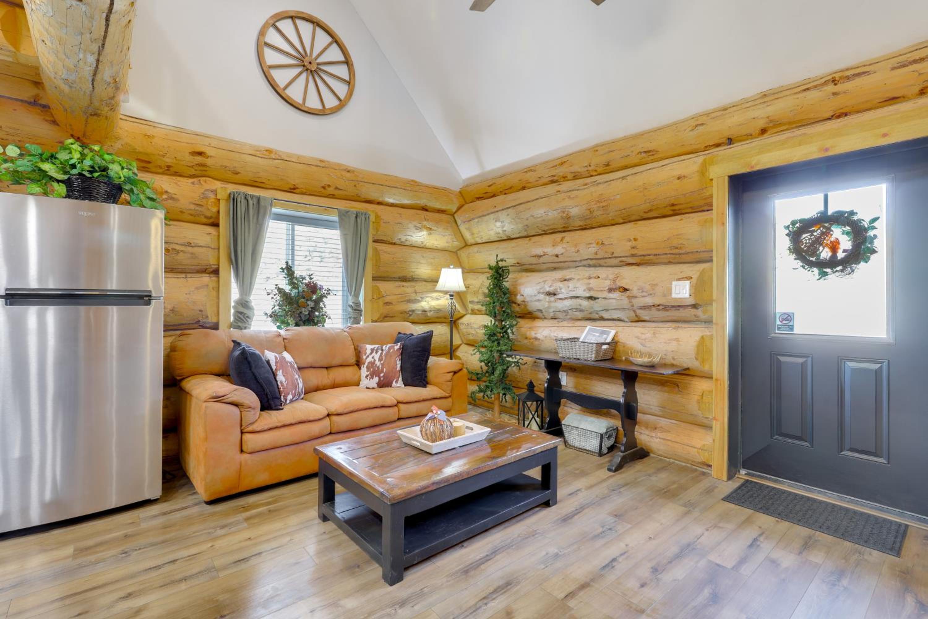 Rustic Cliff Ranch B - Uintah Basin Retreat!