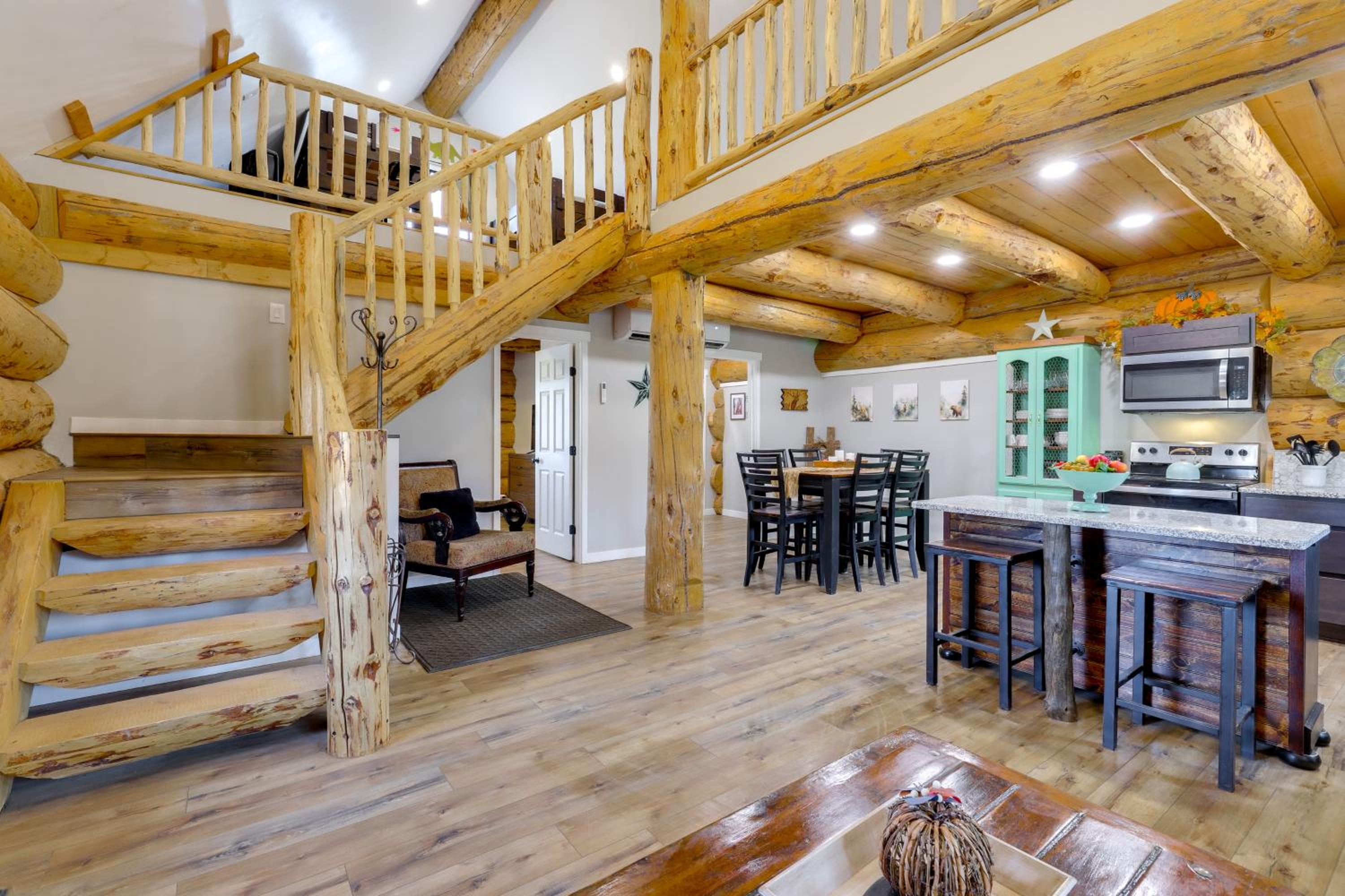 Rustic Cliff Ranch B - Uintah Basin Retreat!