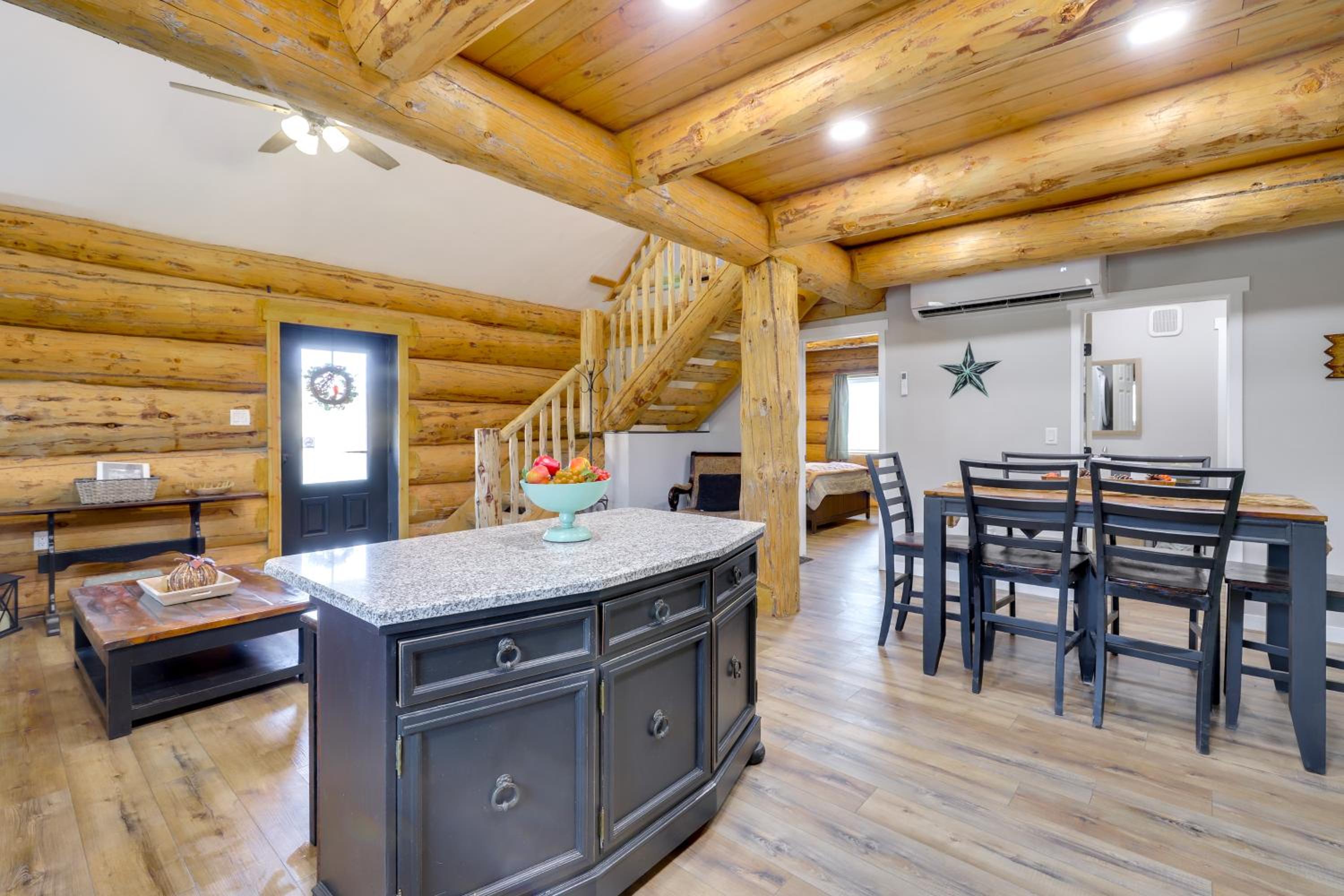 Rustic Cliff Ranch B - Uintah Basin Retreat!