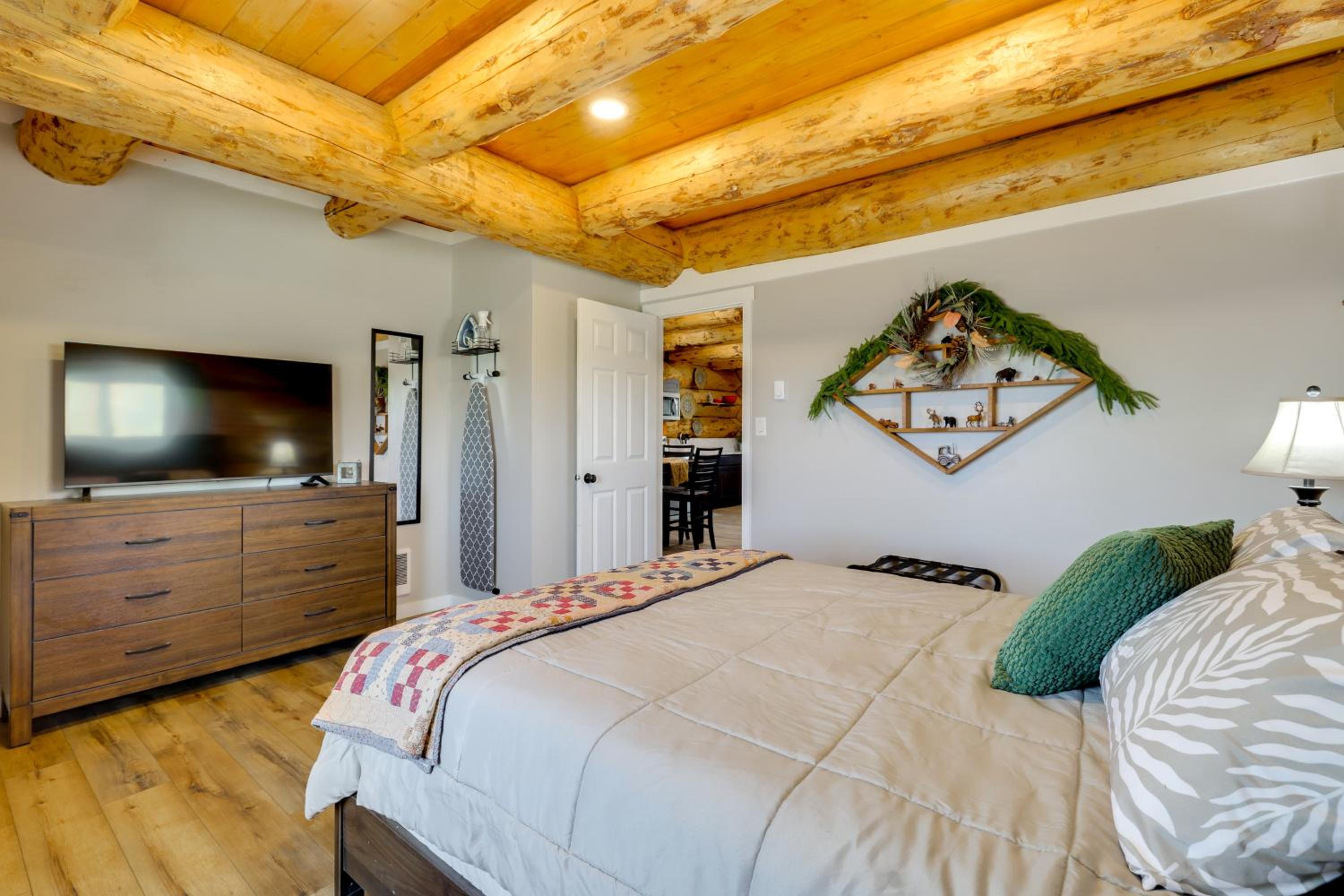 Rustic Cliff Ranch B - Uintah Basin Retreat!