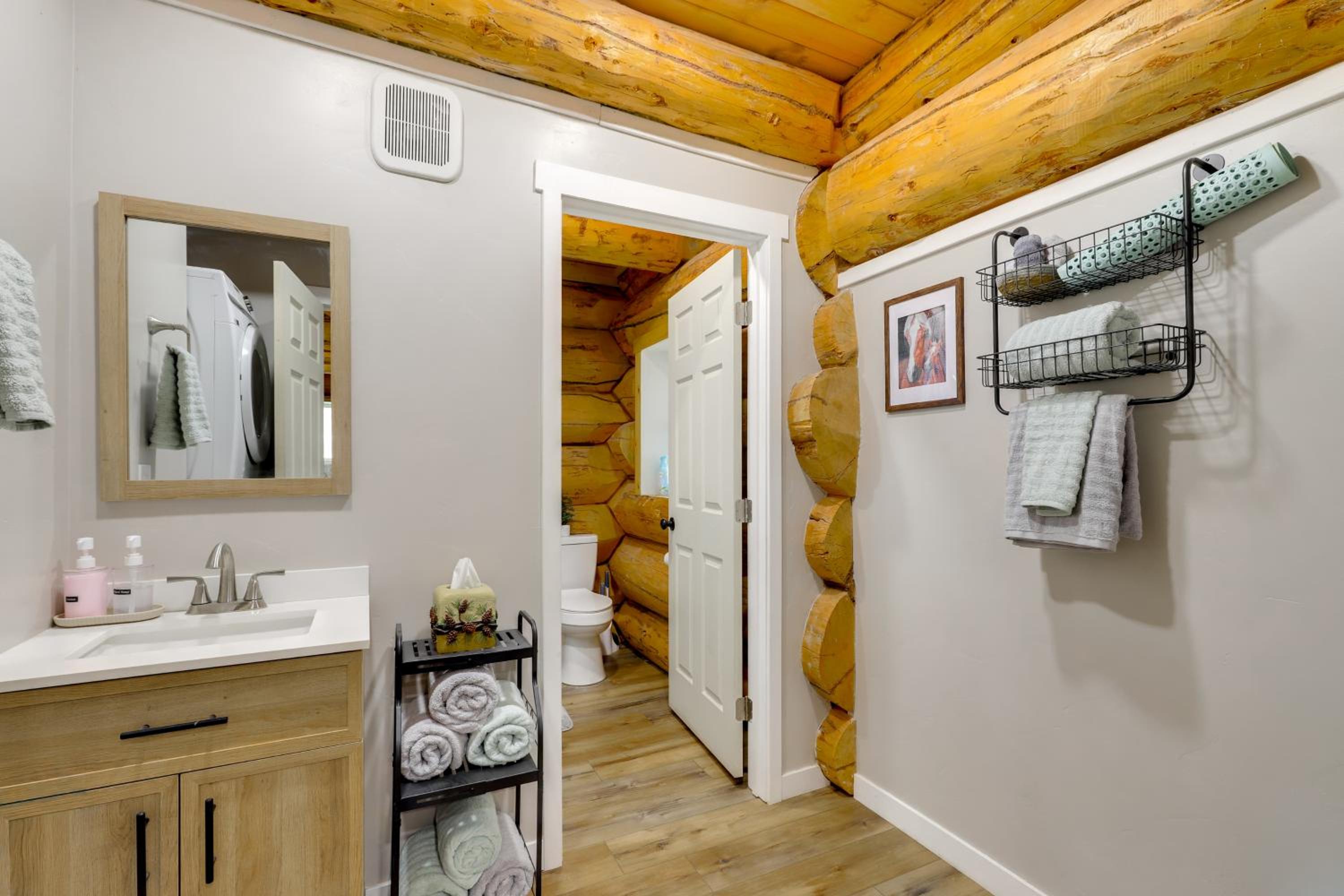 Rustic Cliff Ranch B - Uintah Basin Retreat!