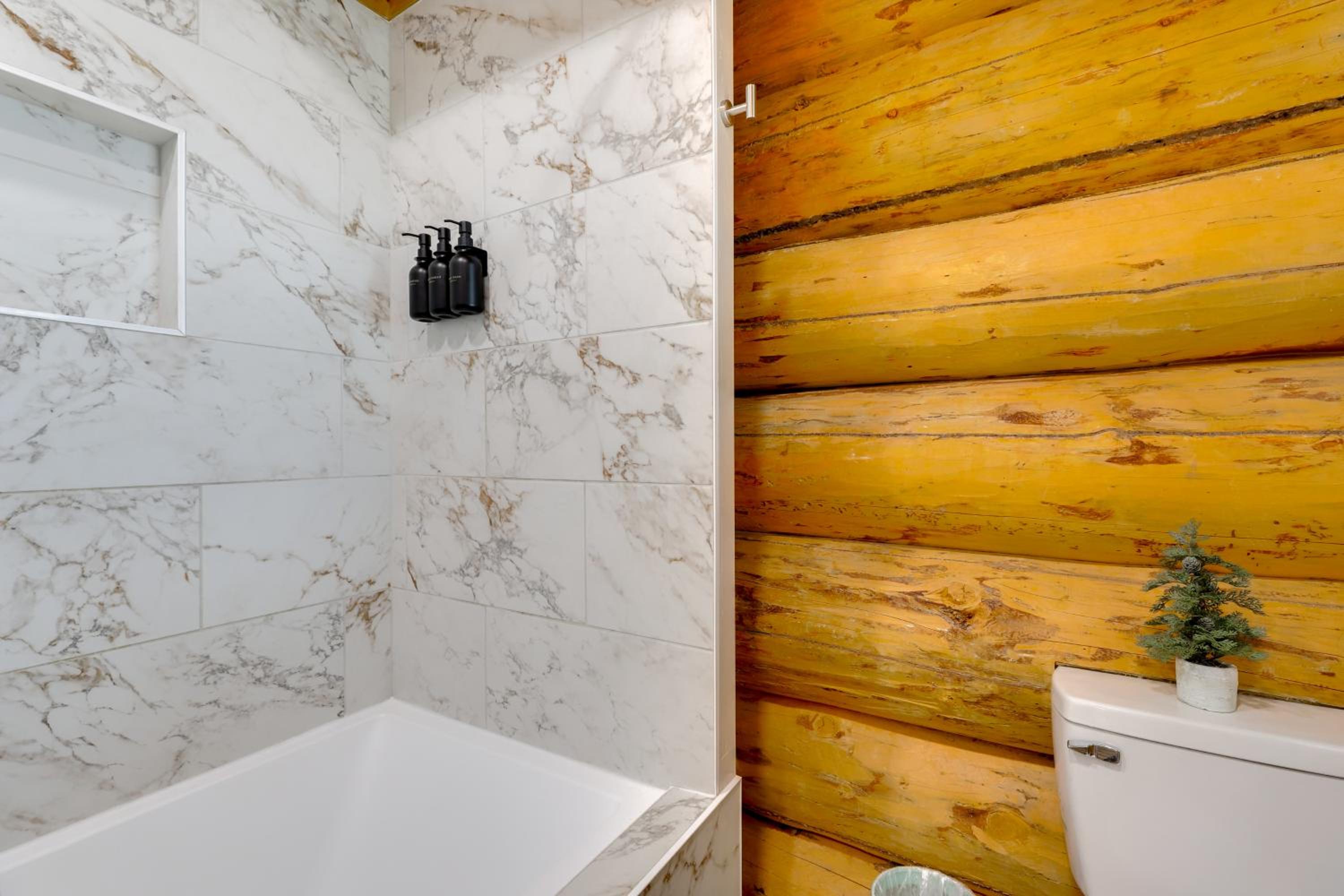Rustic Cliff Ranch B - Uintah Basin Retreat!