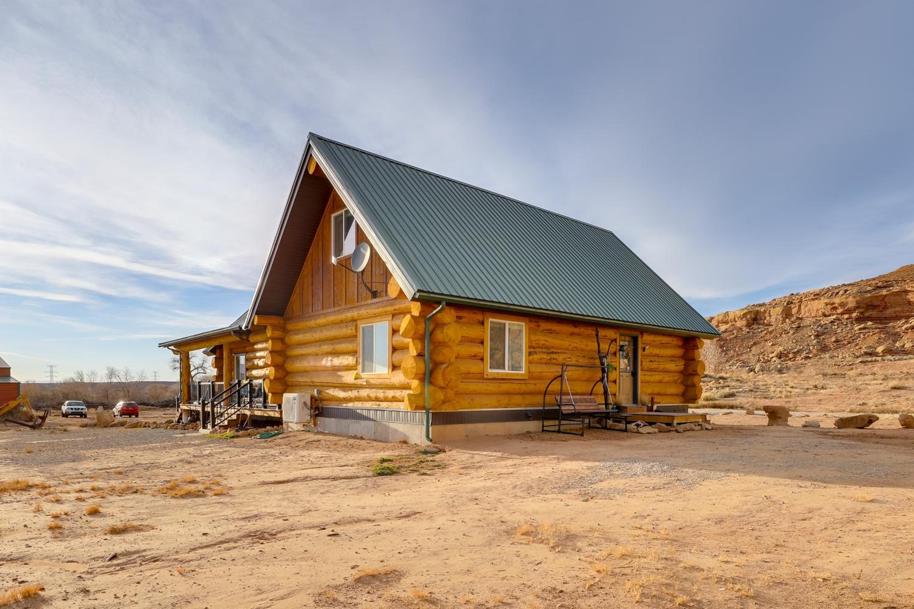 Rustic Cliff Ranch B - Uintah Basin Retreat!