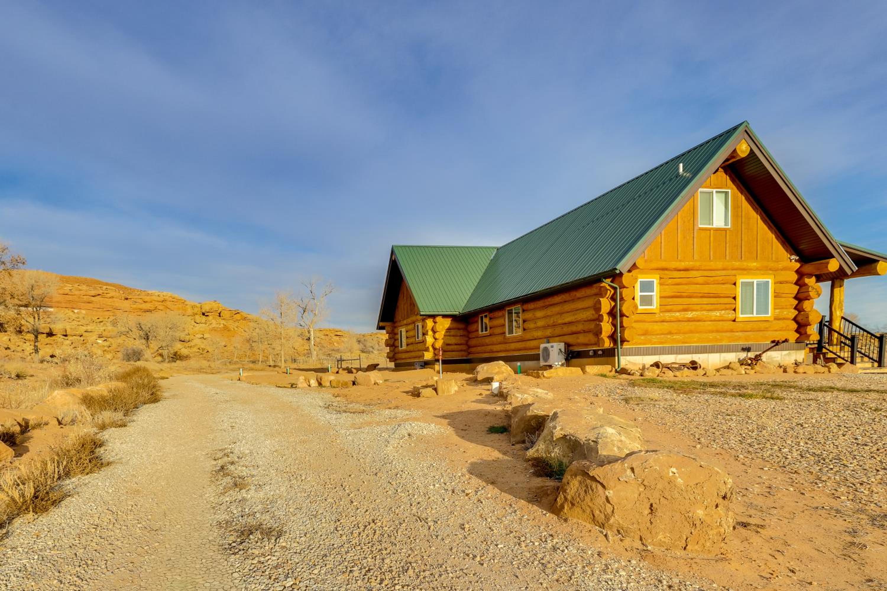 Rustic Cliff Ranch B - Uintah Basin Retreat!
